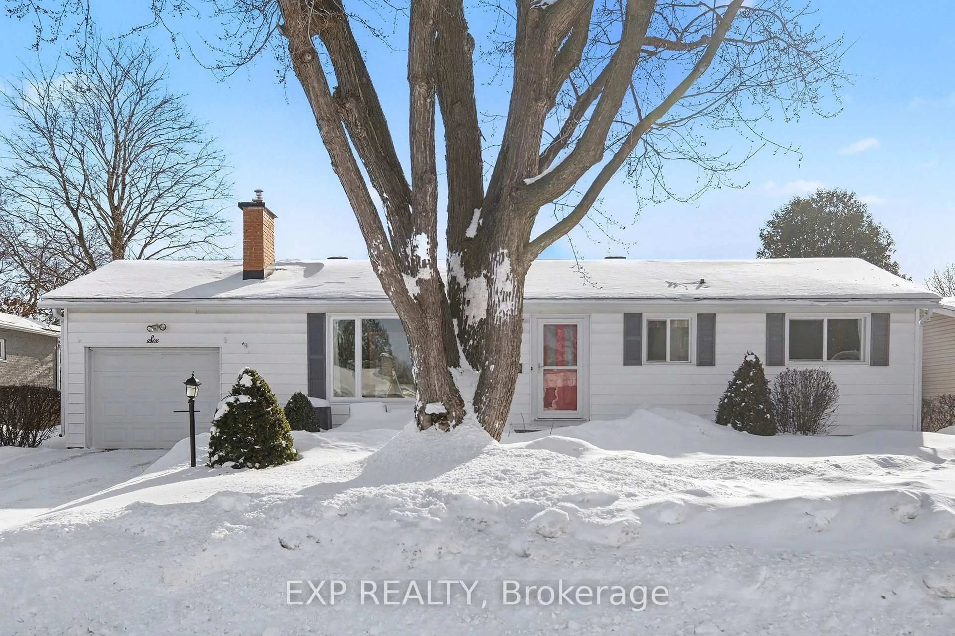 A pic from outside/outdoor area/front of a property/back of a property/a pic from drone, street for 6 Donland Ave, Ottawa Ontario K2G 3A3