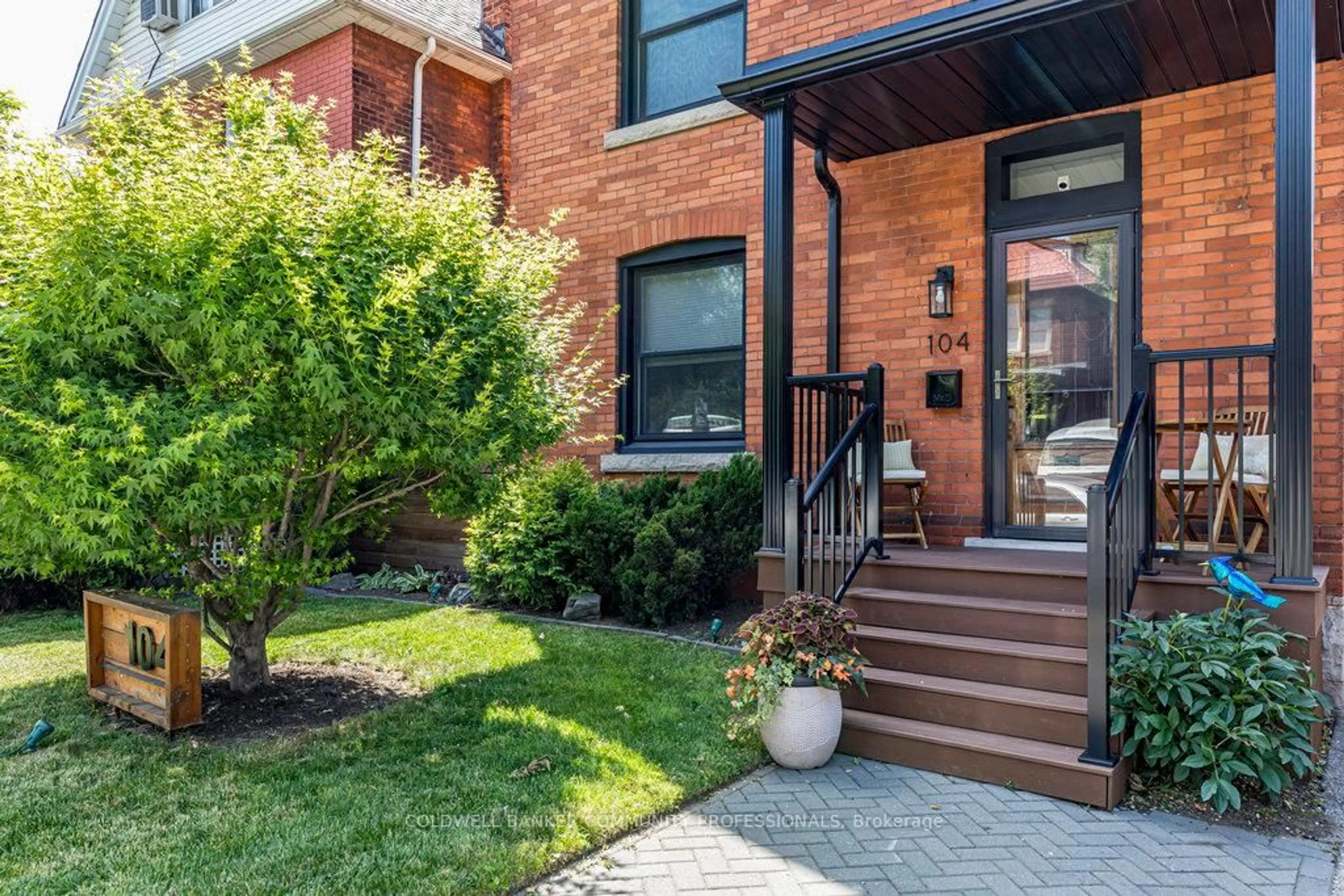 Home with brick exterior material, street for 104 Garfield Ave, Hamilton Ontario L8M 2S2