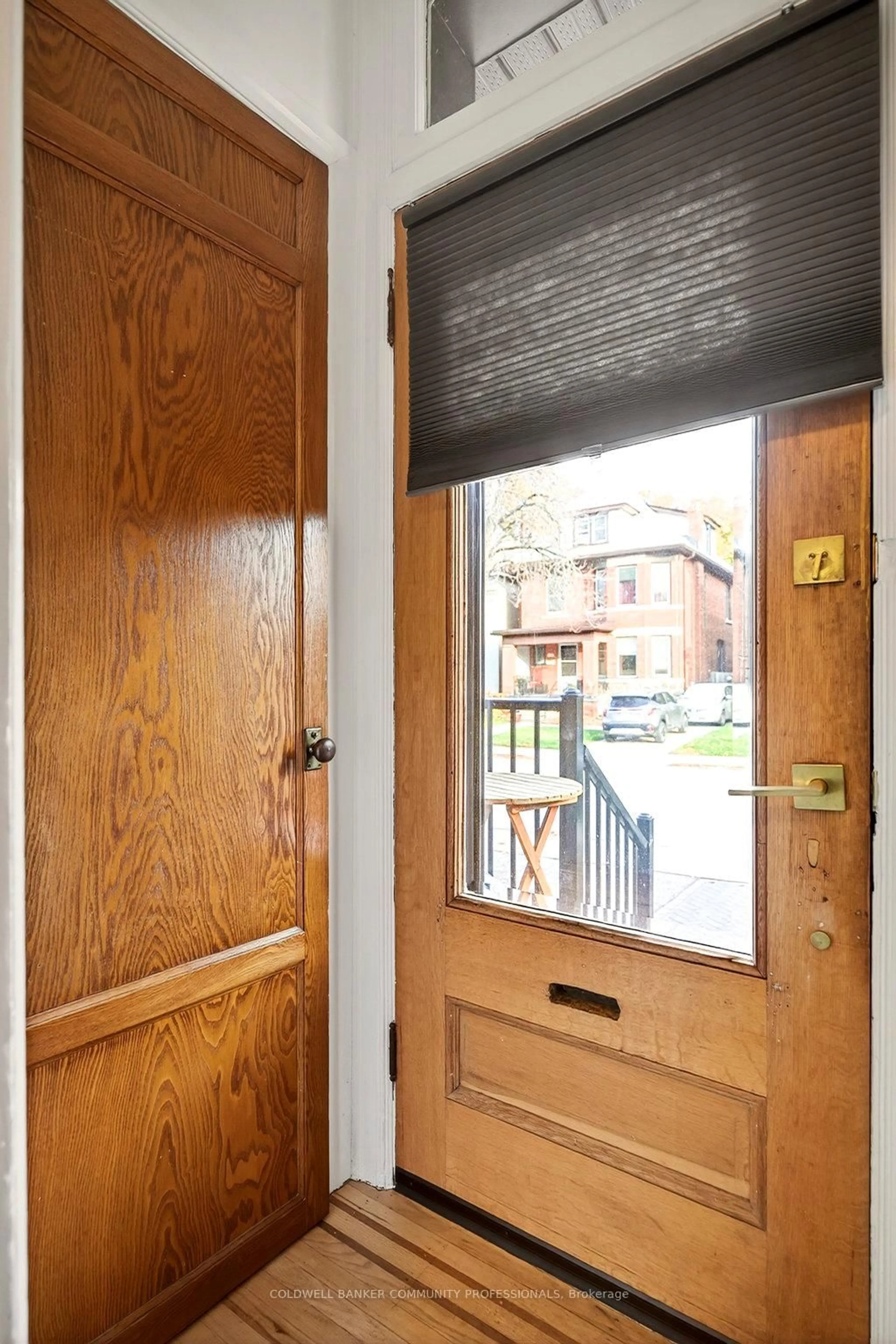 Indoor entryway for 104 Garfield Ave, Hamilton Ontario L8M 2S2