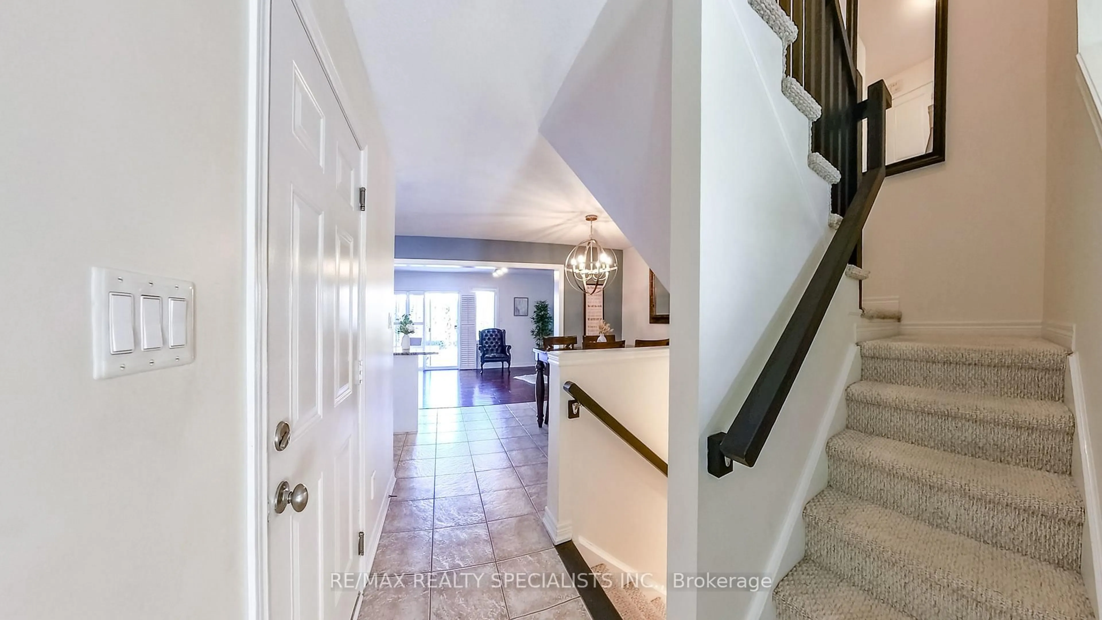 Indoor entryway for 189 FALL FAIR Way, Hamilton Ontario L0R 1C0