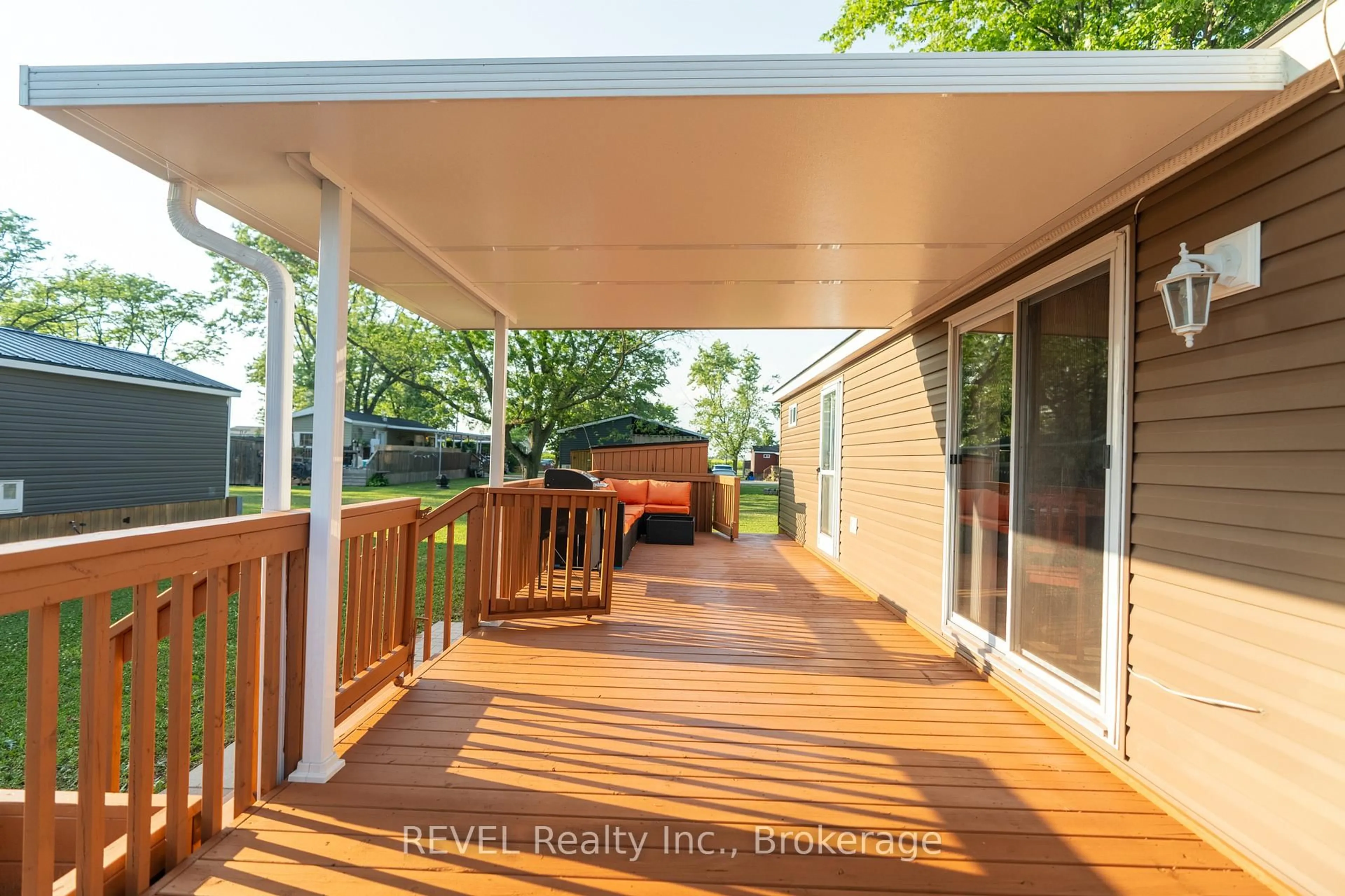 Home with vinyl exterior material, street for 1501 Line 8 Rd #342, Niagara-on-the-Lake Ontario L0S 1J0