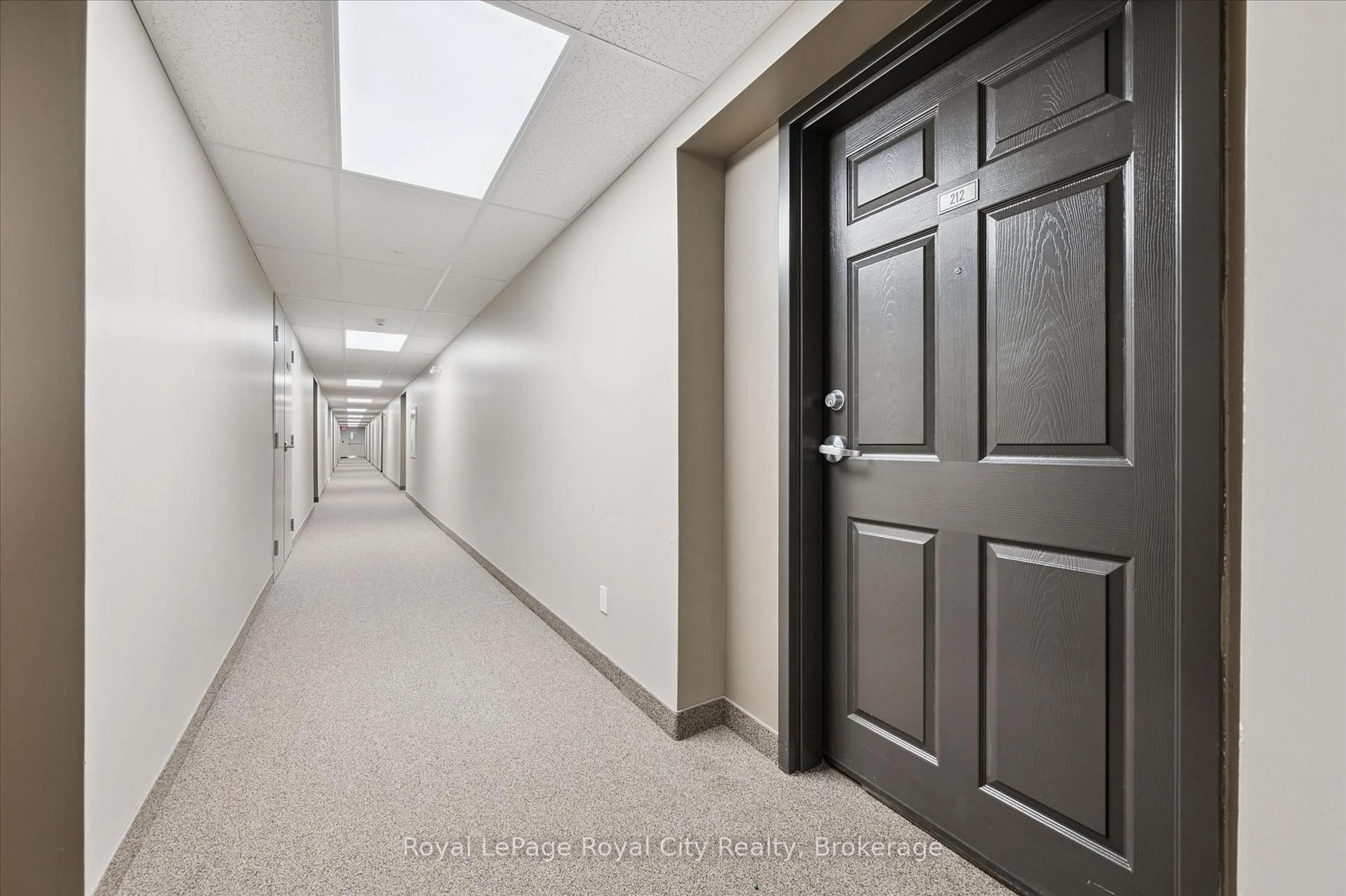 Indoor foyer for 103 Westminster Cres #212, Centre Wellington Ontario N1M 0C6