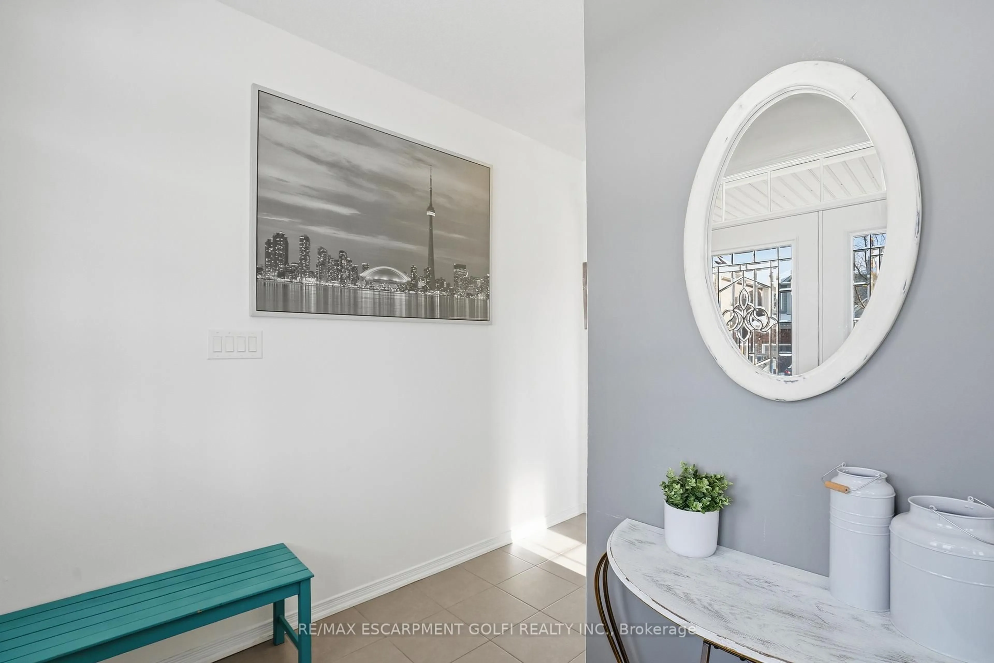 Unknown for 211 Odonnel Dr, Hamilton Ontario L0R 1C0