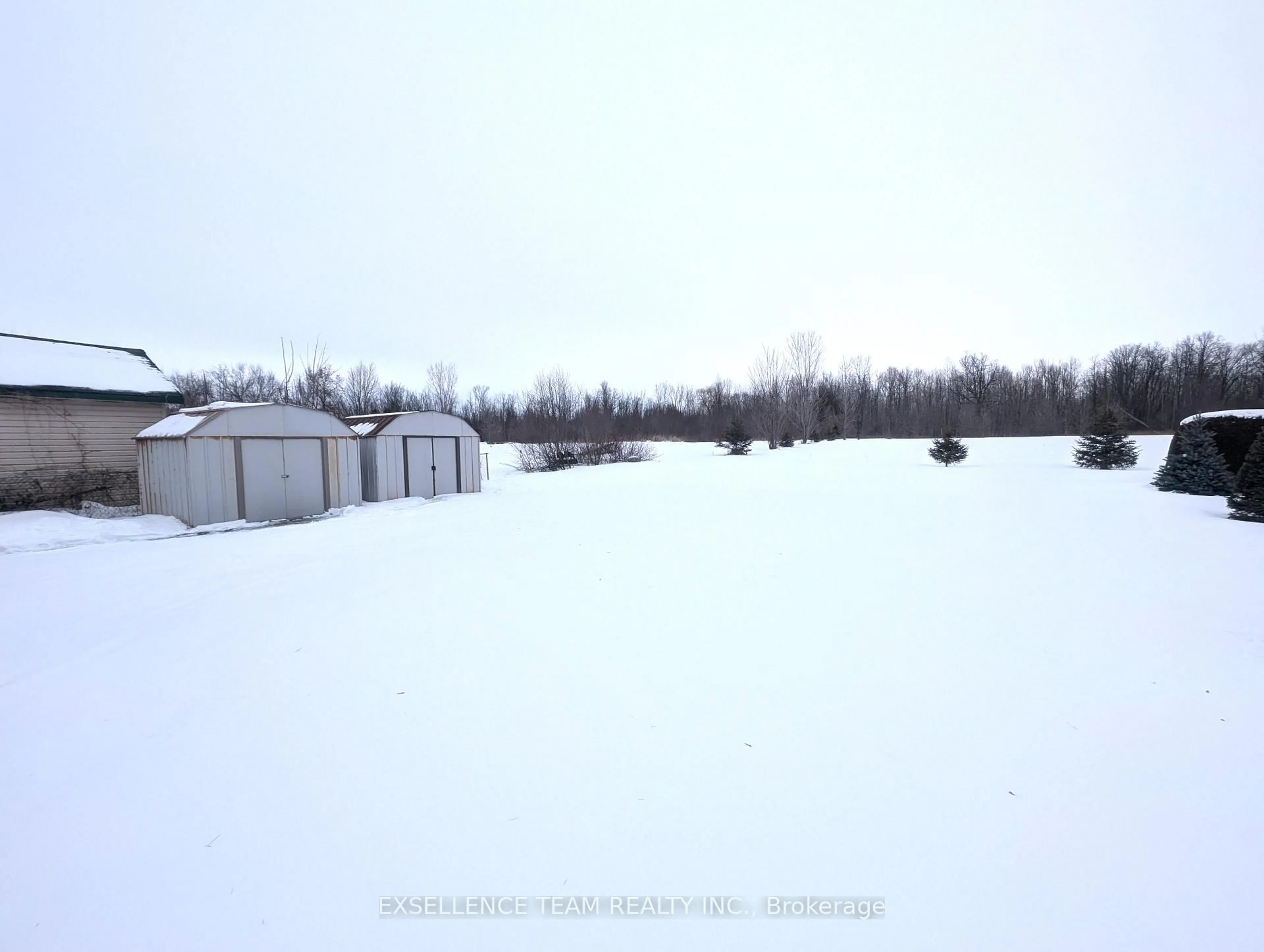 A pic from outside/outdoor area/front of a property/back of a property/a pic from drone, unknown for 2153 PITT St #A&B, Cornwall Ontario K6K 1A1