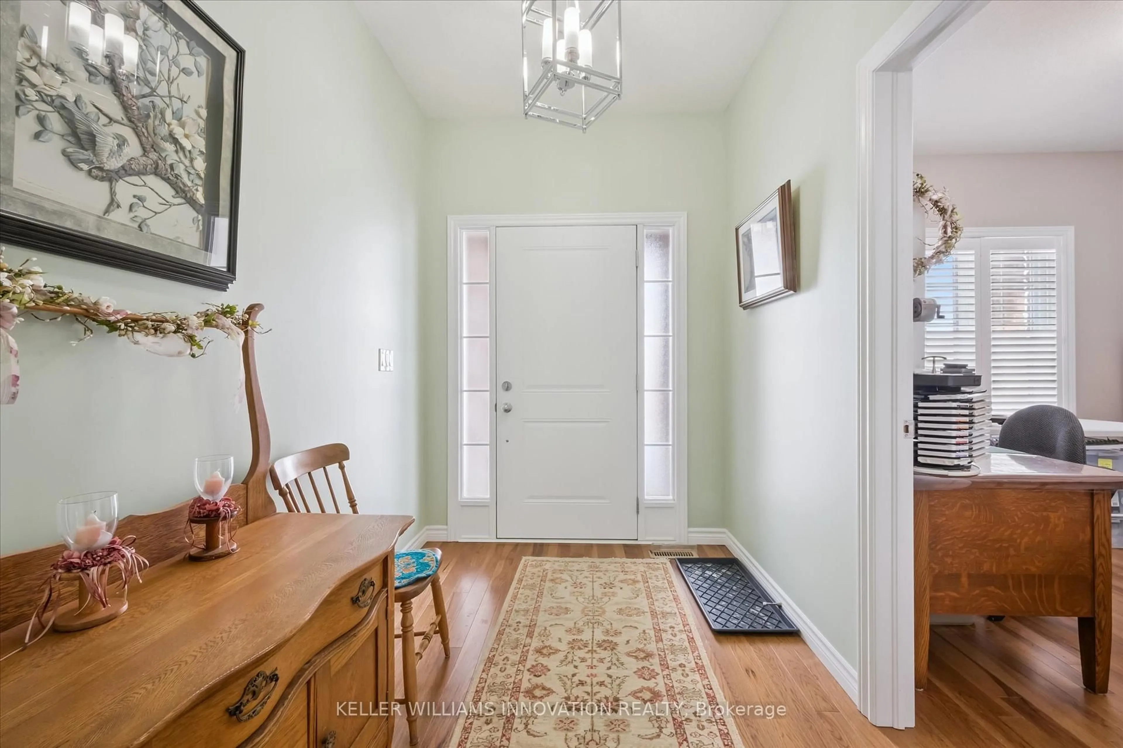 Indoor entryway for 495 Alan Cres, Woodstock Ontario N4S 0A1