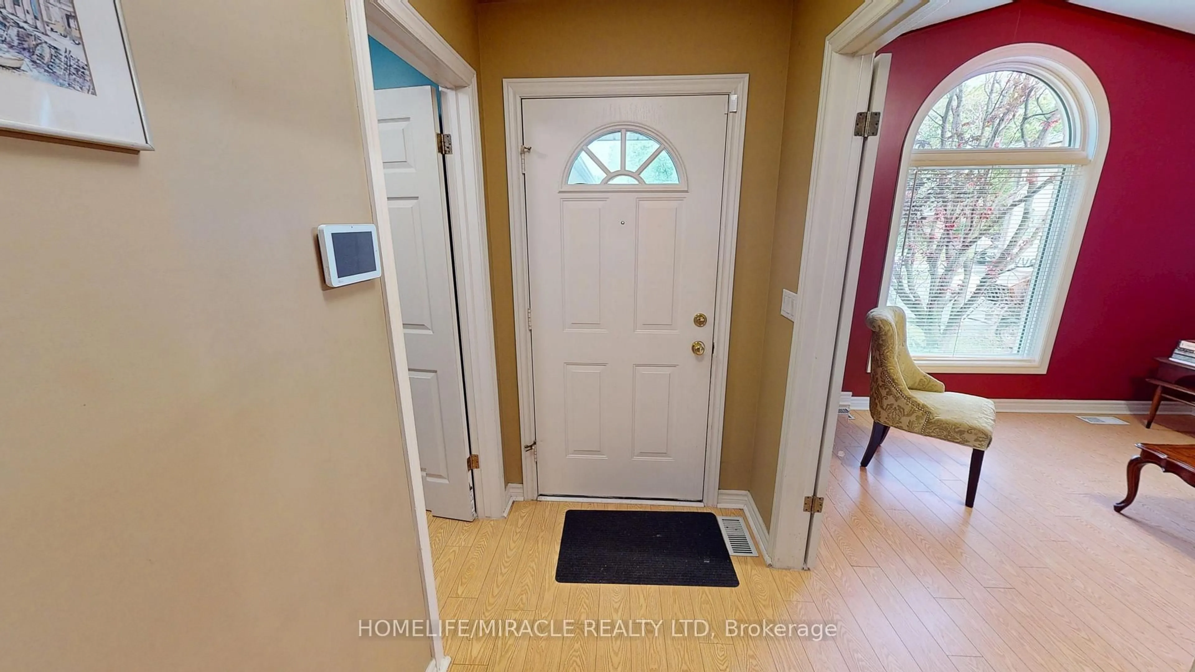 Indoor entryway for 16 Goodwillie Dr, Welland Ontario L3C 7C4