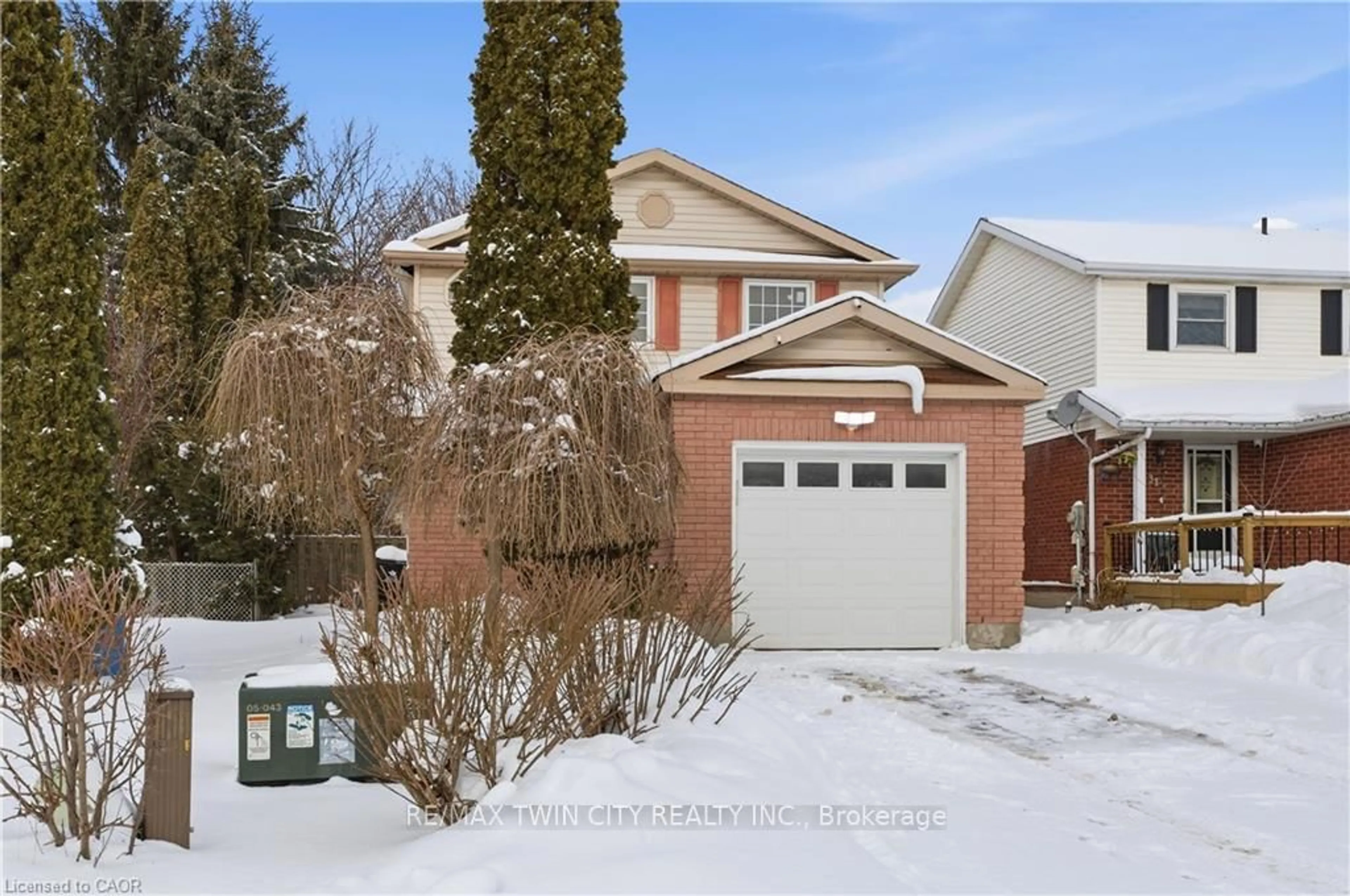 Home with brick exterior material, street for 311 NORTHVIEW HEIGHTS Pl, Cambridge Ontario N1R 8J1