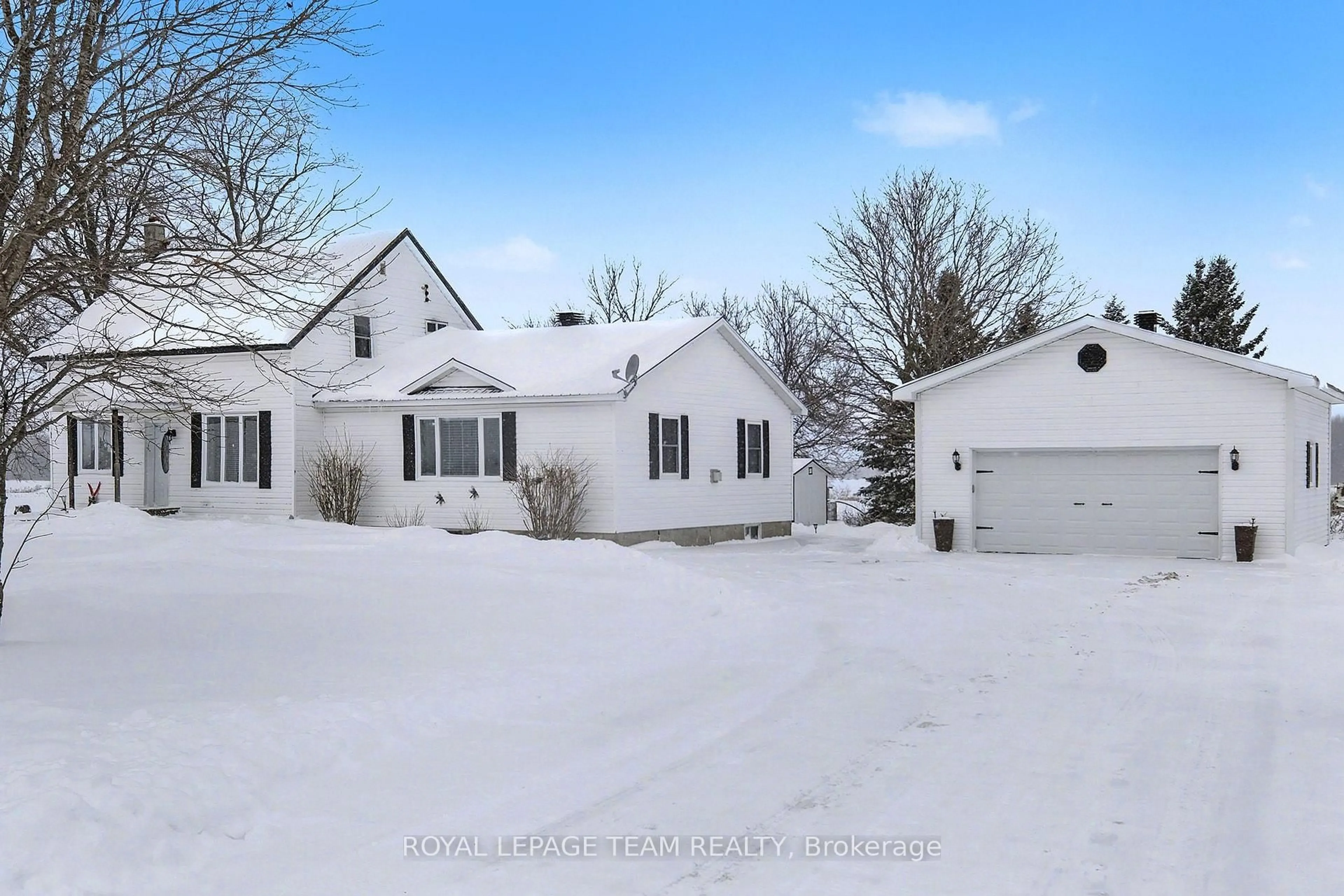A pic from outside/outdoor area/front of a property/back of a property/a pic from drone, street for 15197 Concession 1-2 Rd, North Stormont Ontario K0C 1K0