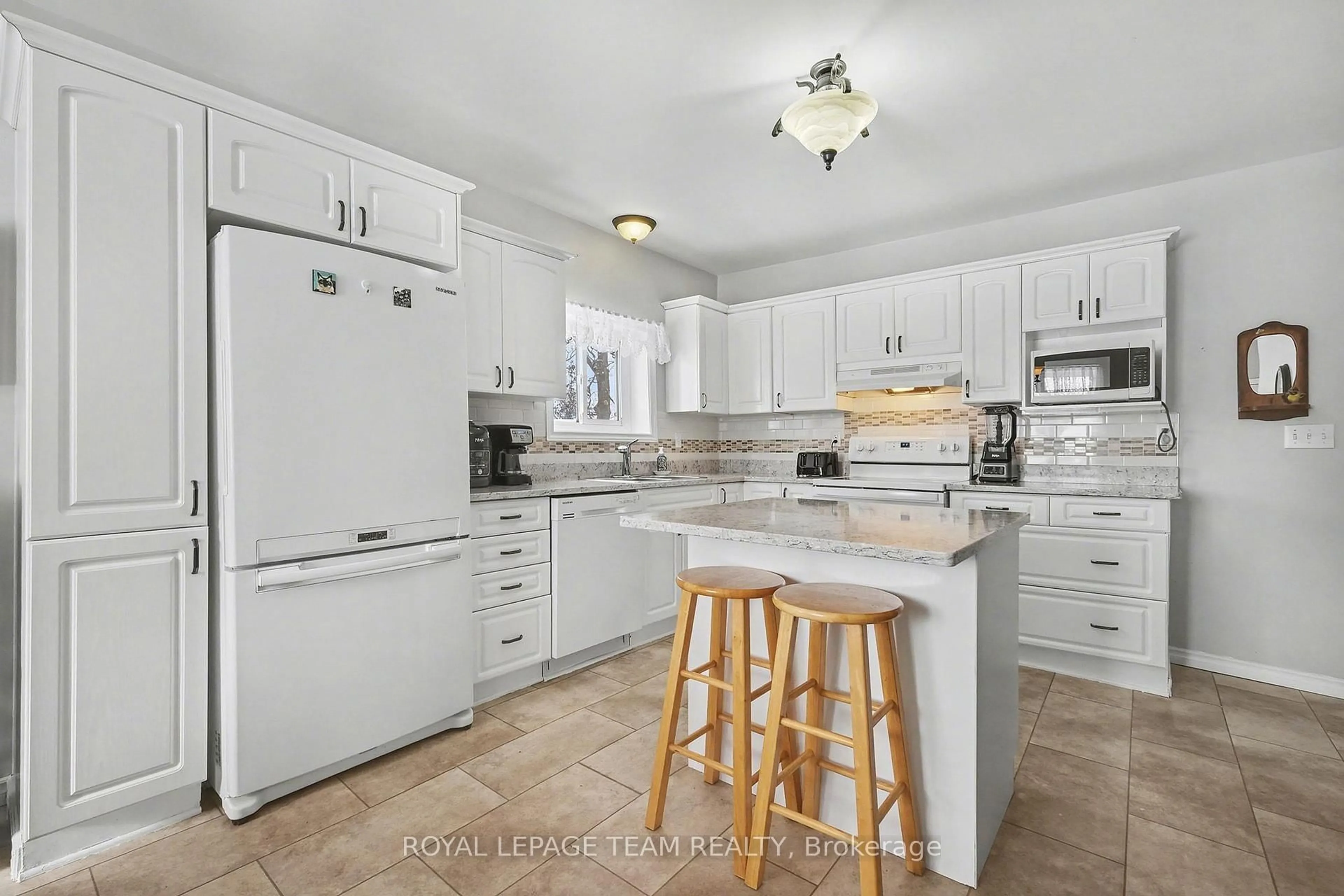 Open concept kitchen, ceramic/tile floor for 15197 Concession 1-2 Rd, North Stormont Ontario K0C 1K0