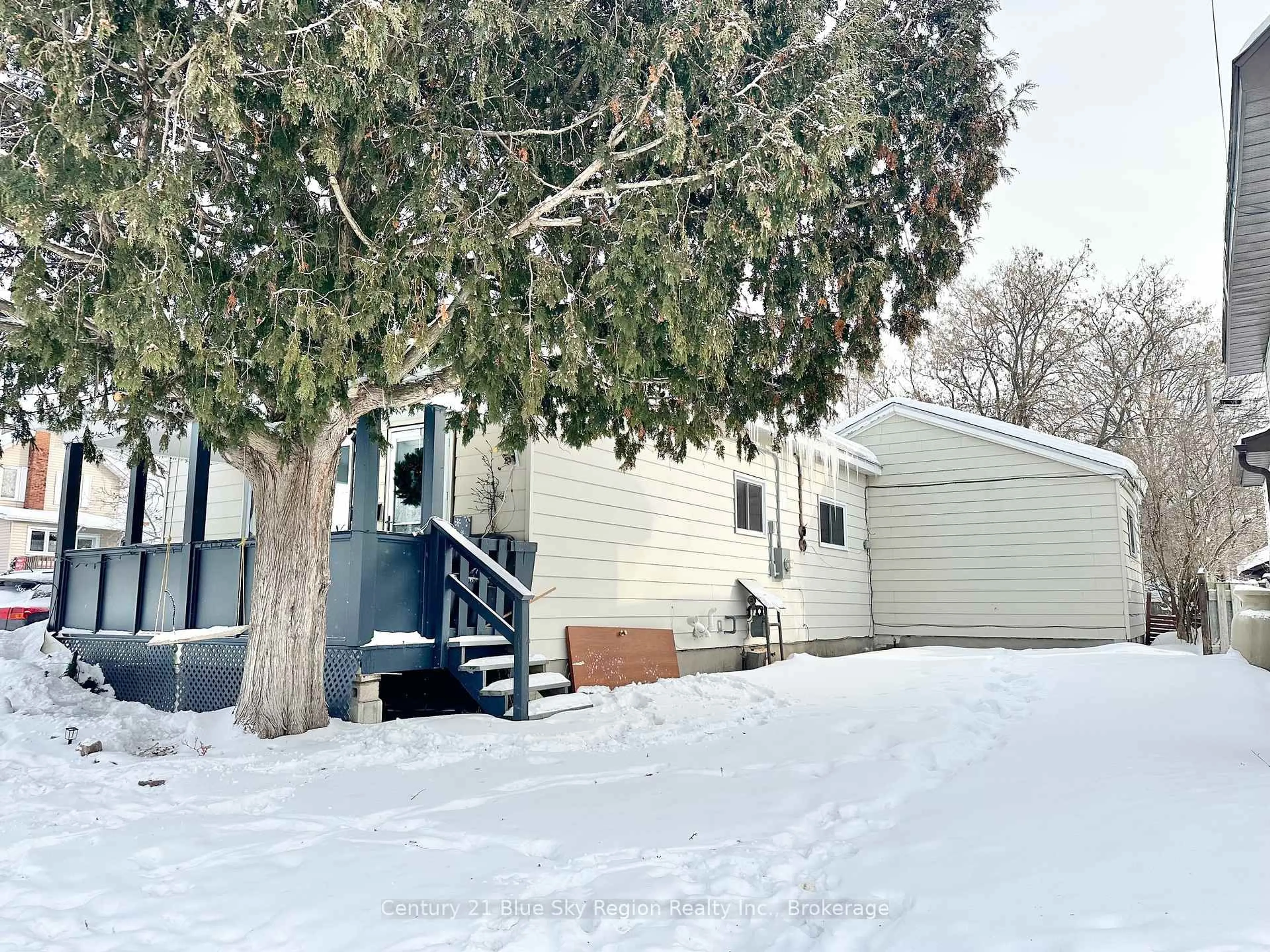 Unknown for 470 Mcphail St, North Bay Ontario P1B 5Y8