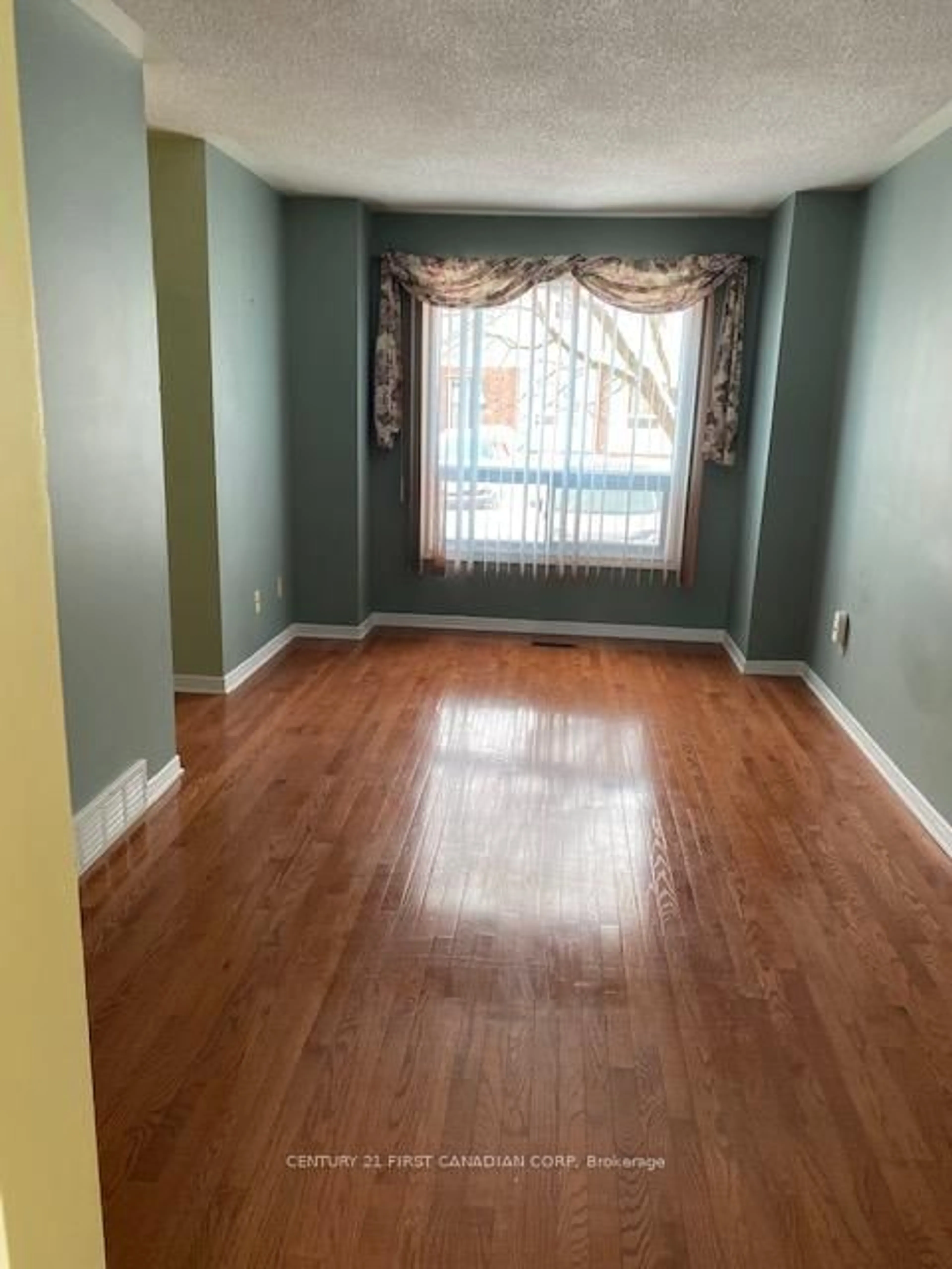 A pic of a room for 1930 Marconi Blvd #5, London East Ontario N5V 4S2