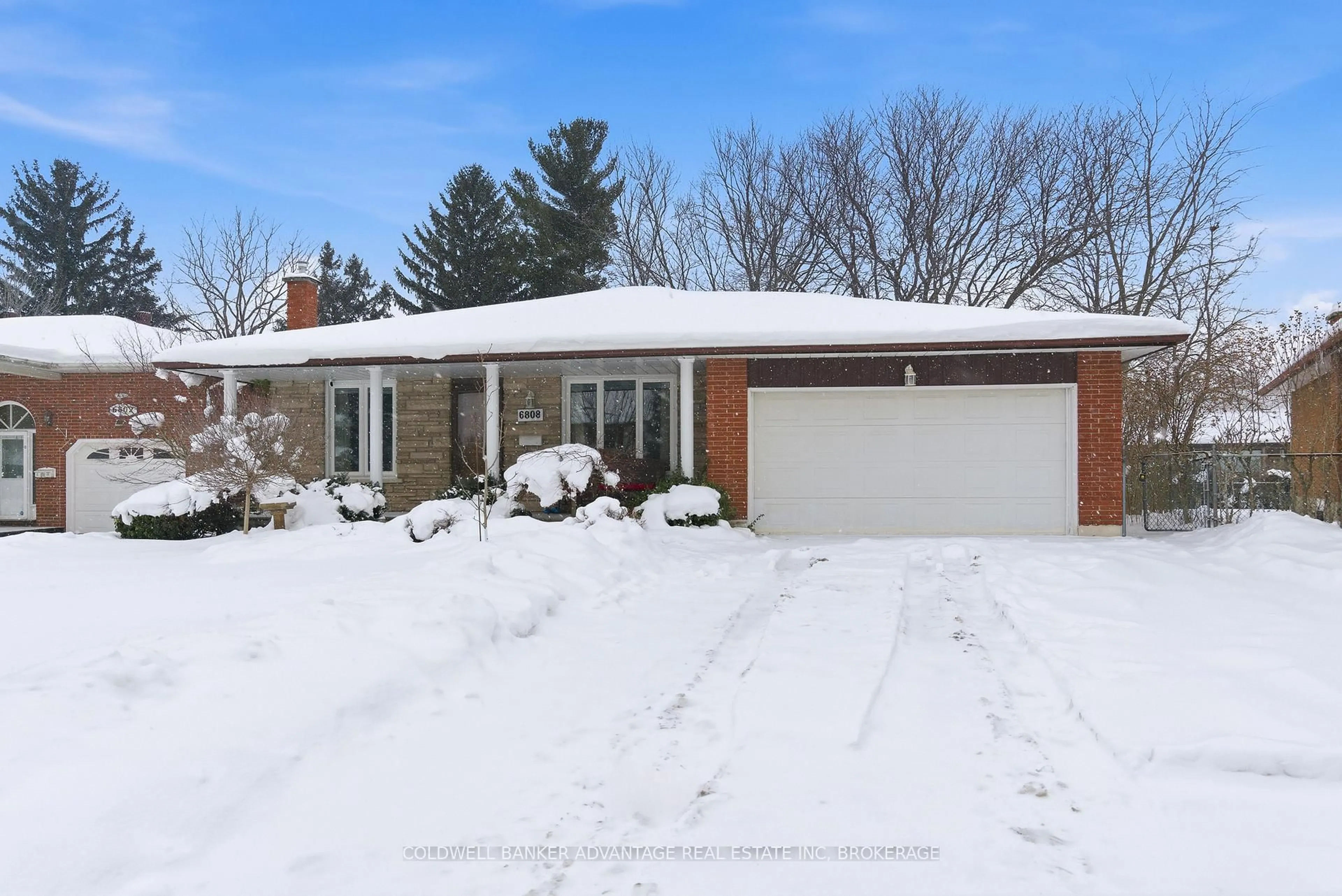 Home with brick exterior material, street for 6808 Corwin Cres, Niagara Falls Ontario L2G 2M7
