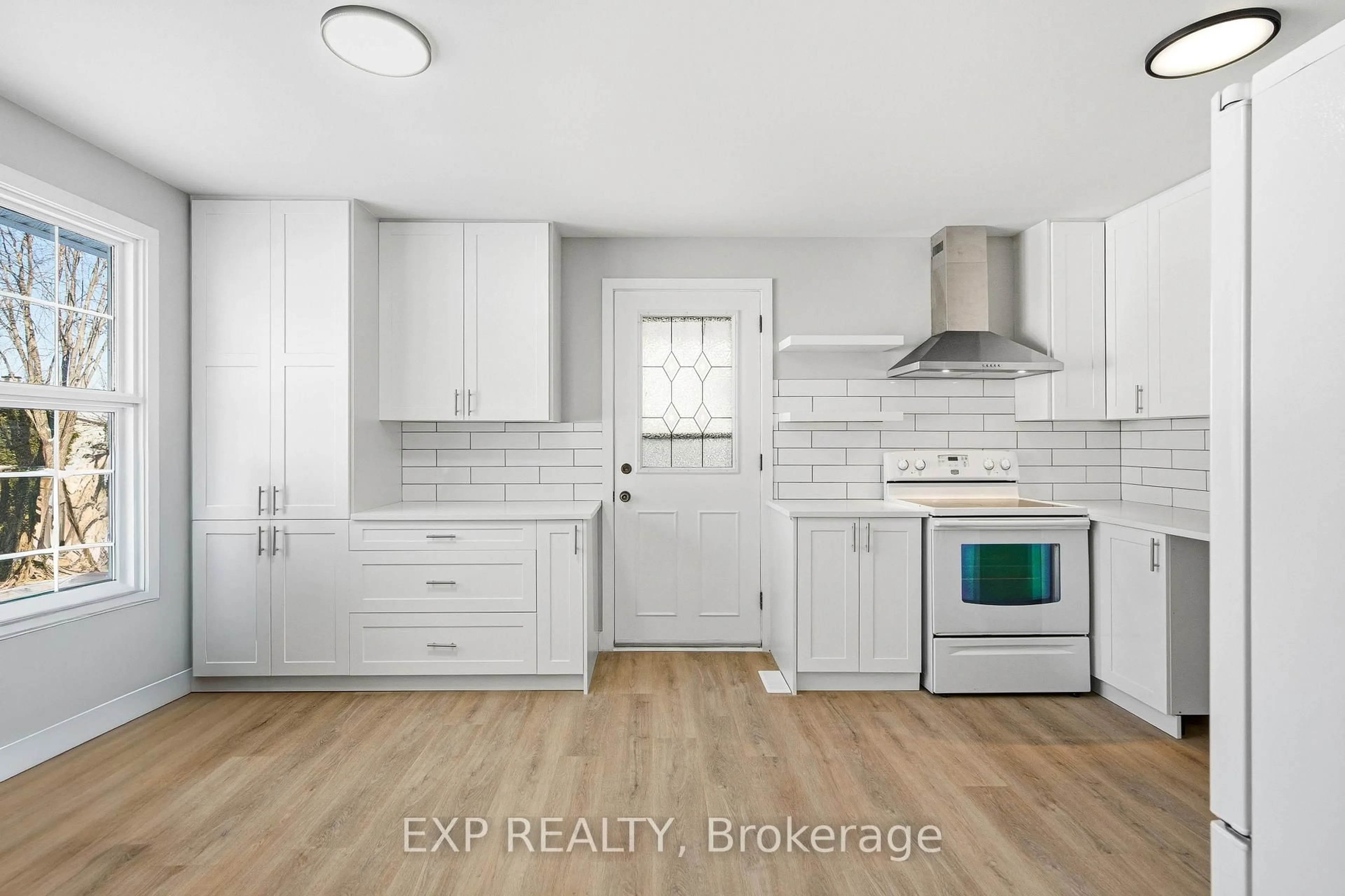 Open concept kitchen, unknown for 2158 Fillmore Cres, Ottawa Ontario K1J 6A4