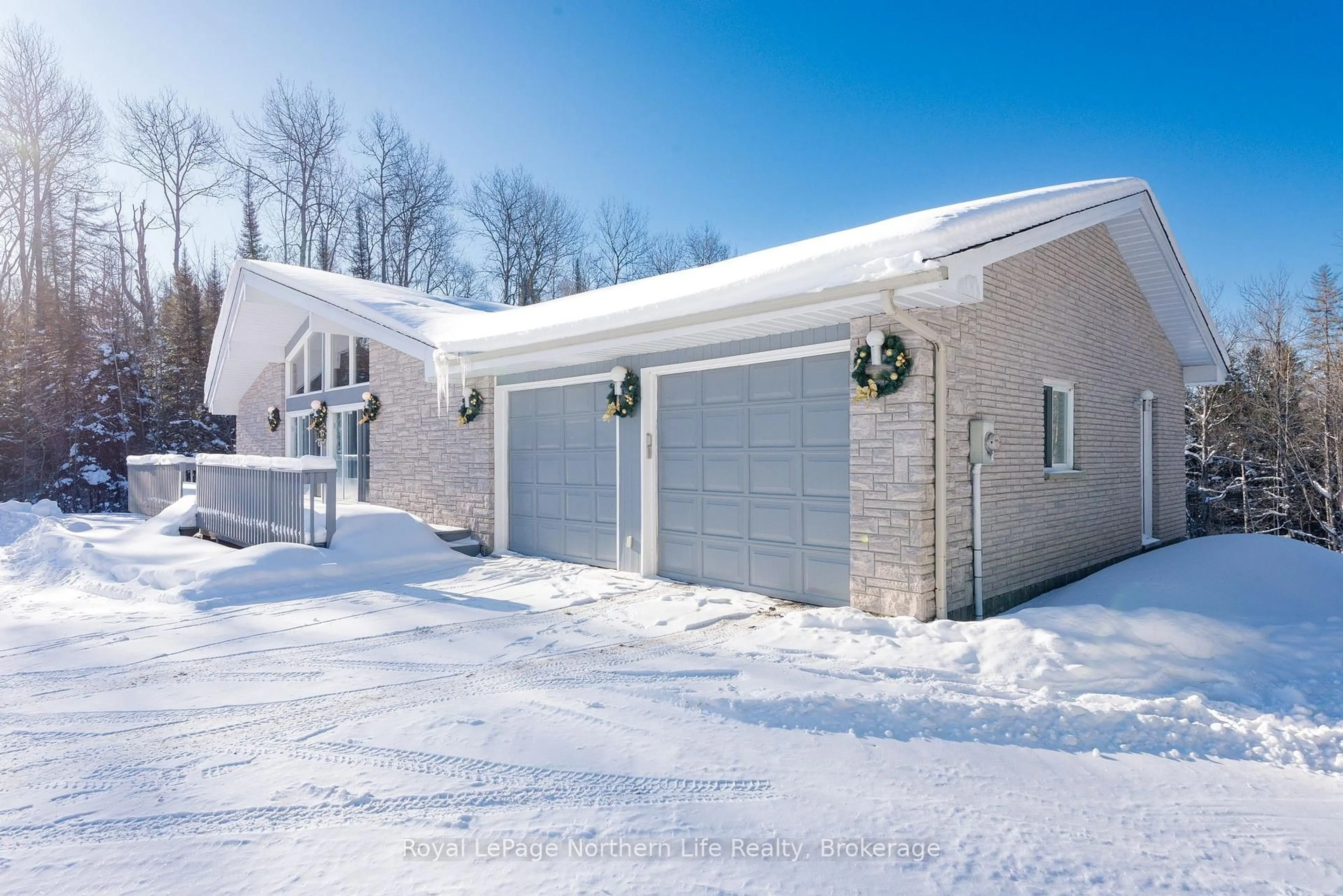 Indoor garage for 847 CORBEIL Rd, East Ferris Ontario P0H 1K0