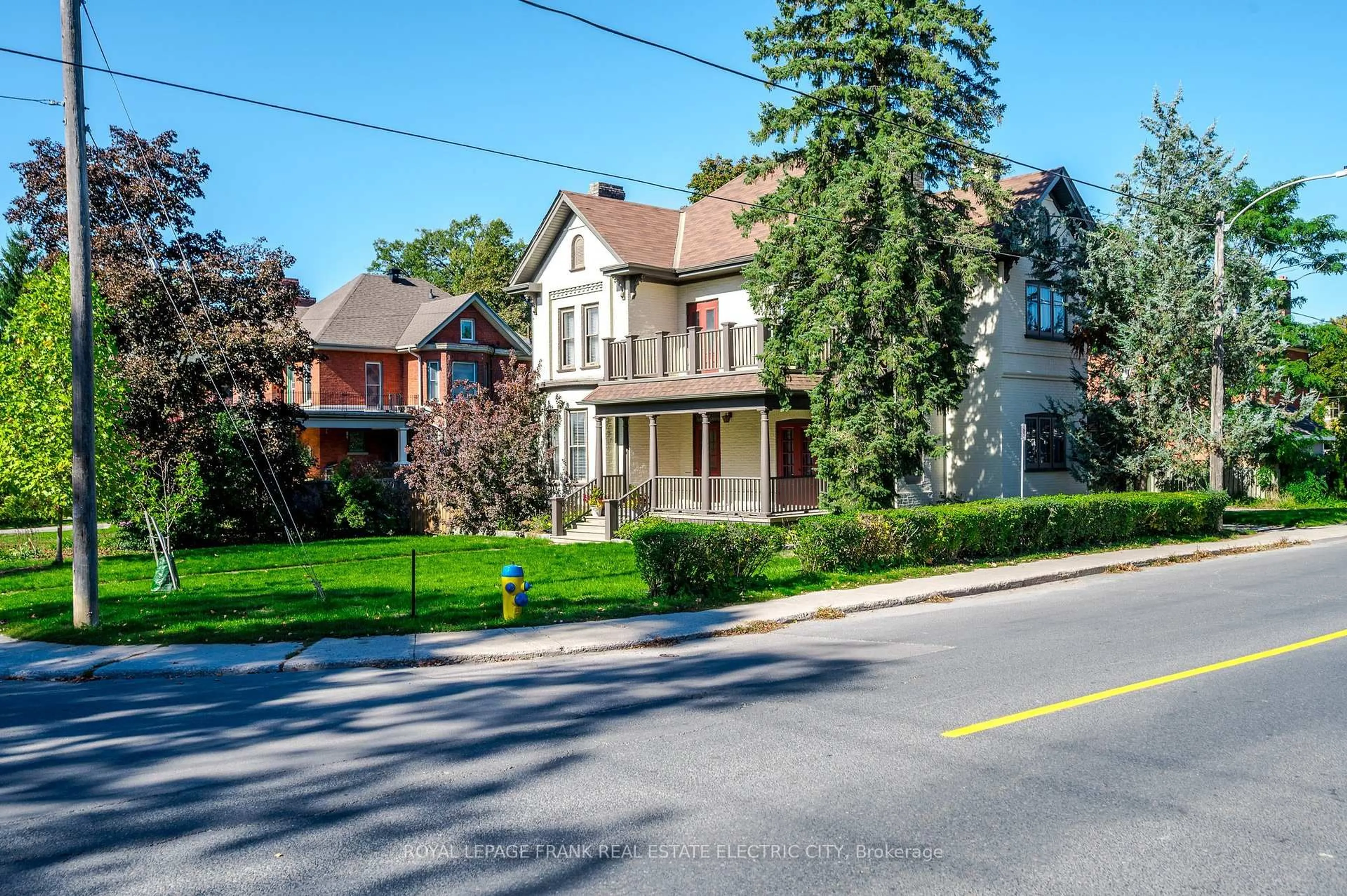 Home with brick exterior material, street for 452 Hunter St, Peterborough Ontario K9H 2M8