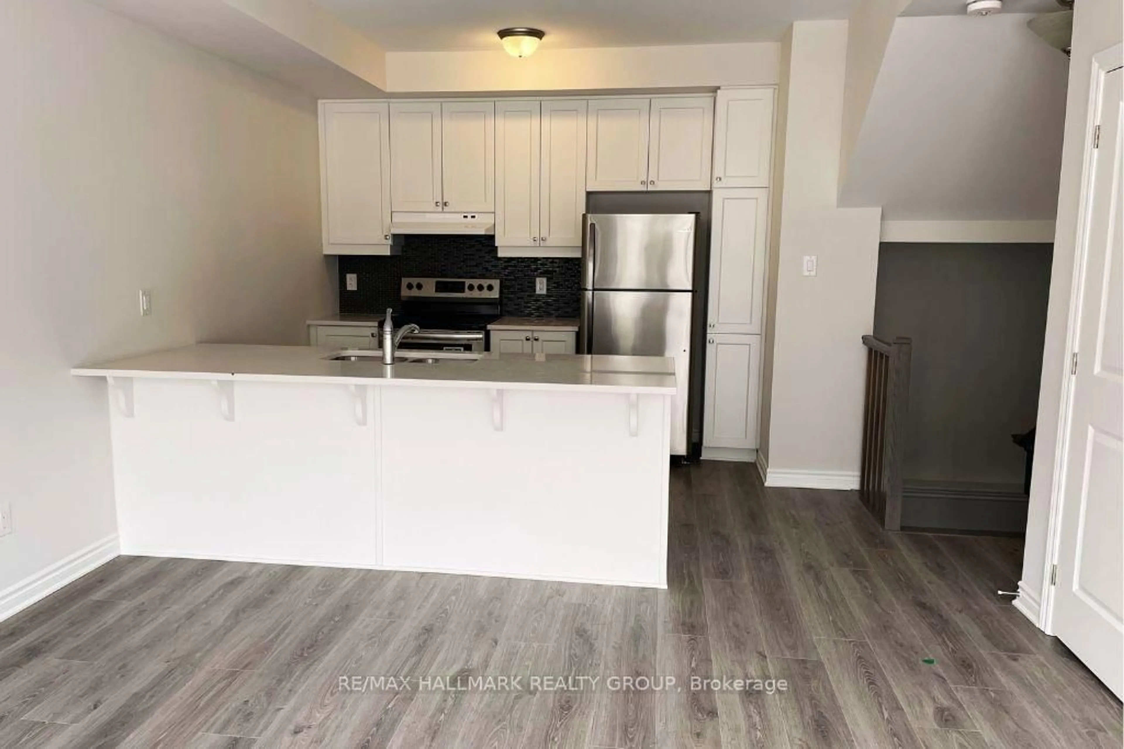 Open concept kitchen, unknown for 822 Kiniw Private, Ottawa Ontario K1K 5A3