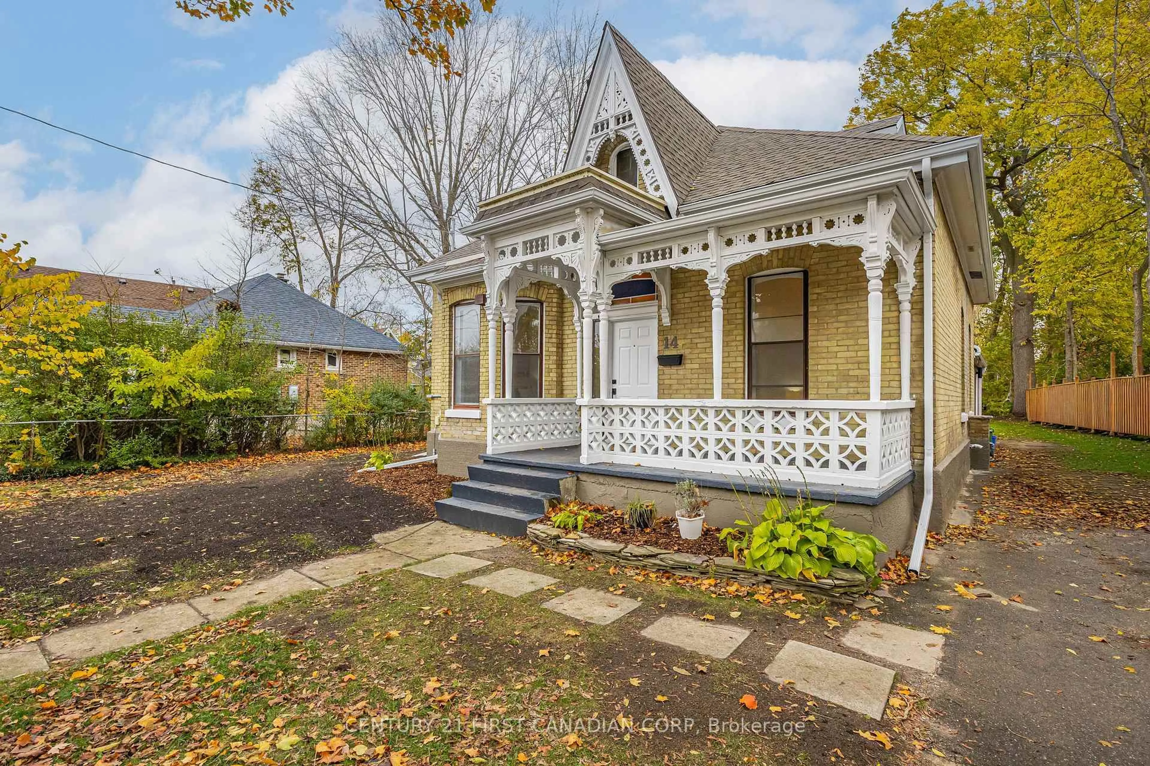Home with vinyl exterior material, street for 14 Euclid Ave, London South Ontario N6C 1C1