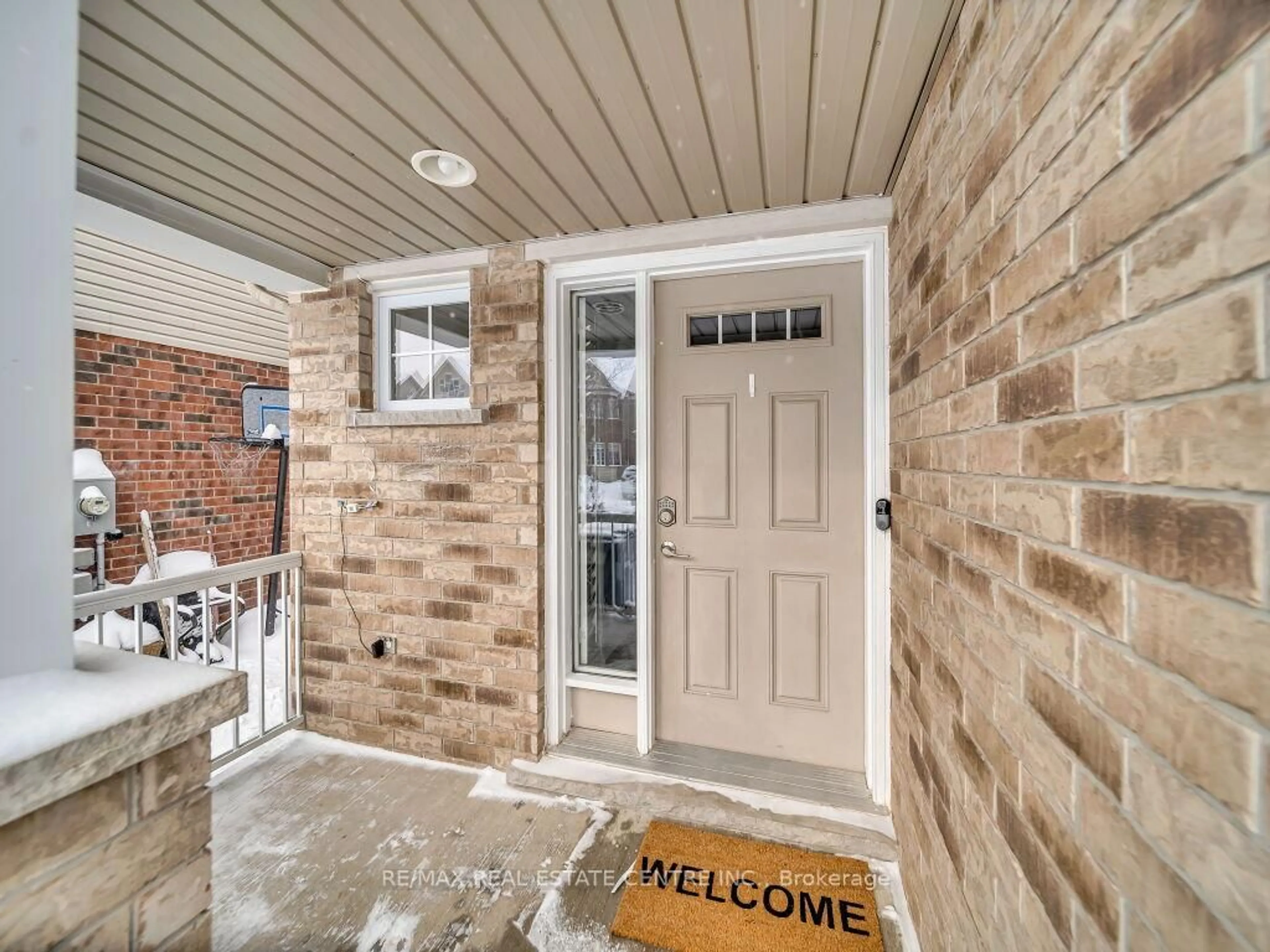 Indoor entryway for 29 Amsterdam Cres, Guelph Ontario N1L 0G2
