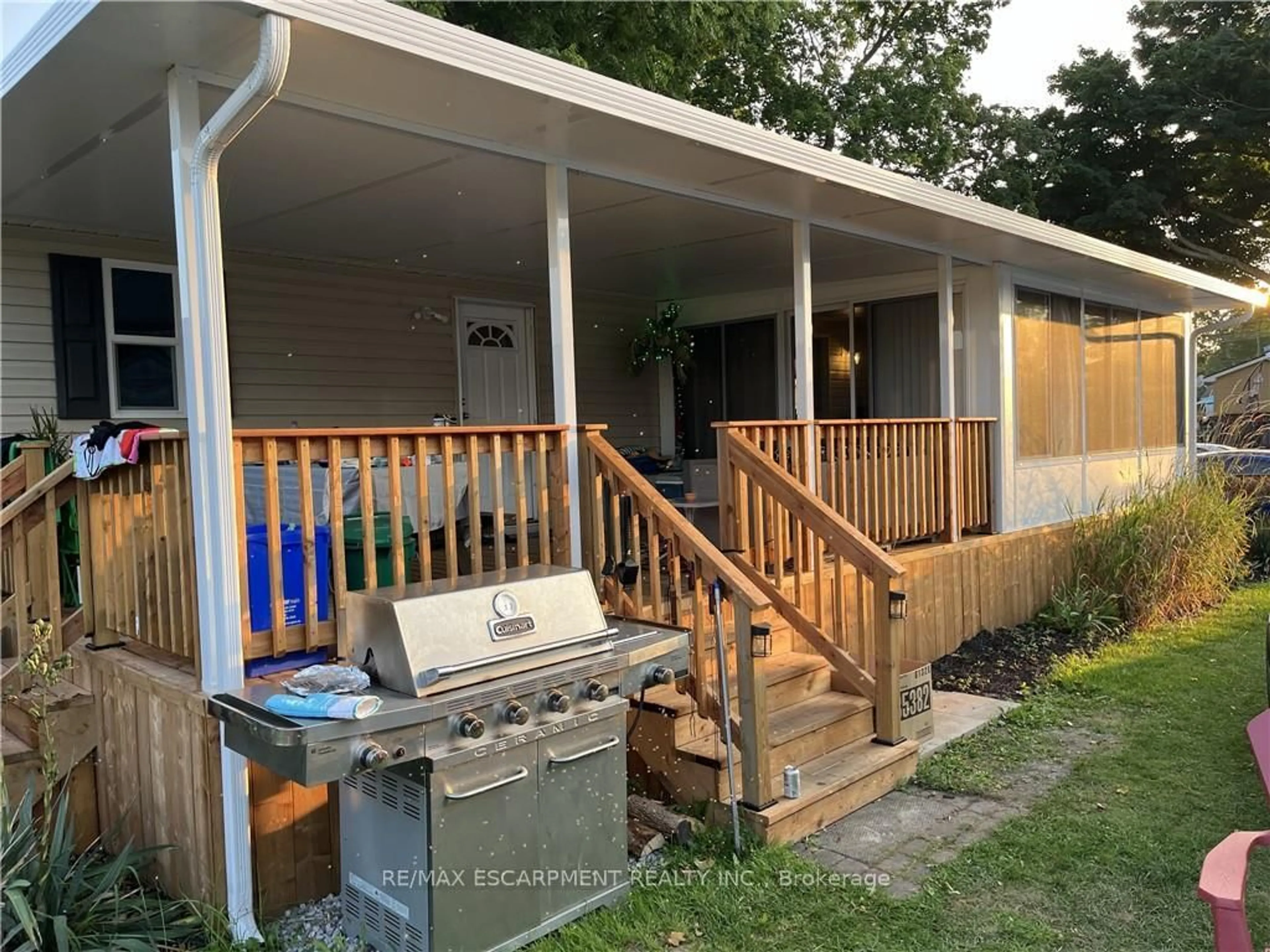 Patio, street for 45 Quarry View Village, Port Colborne Ontario L0S 1R0