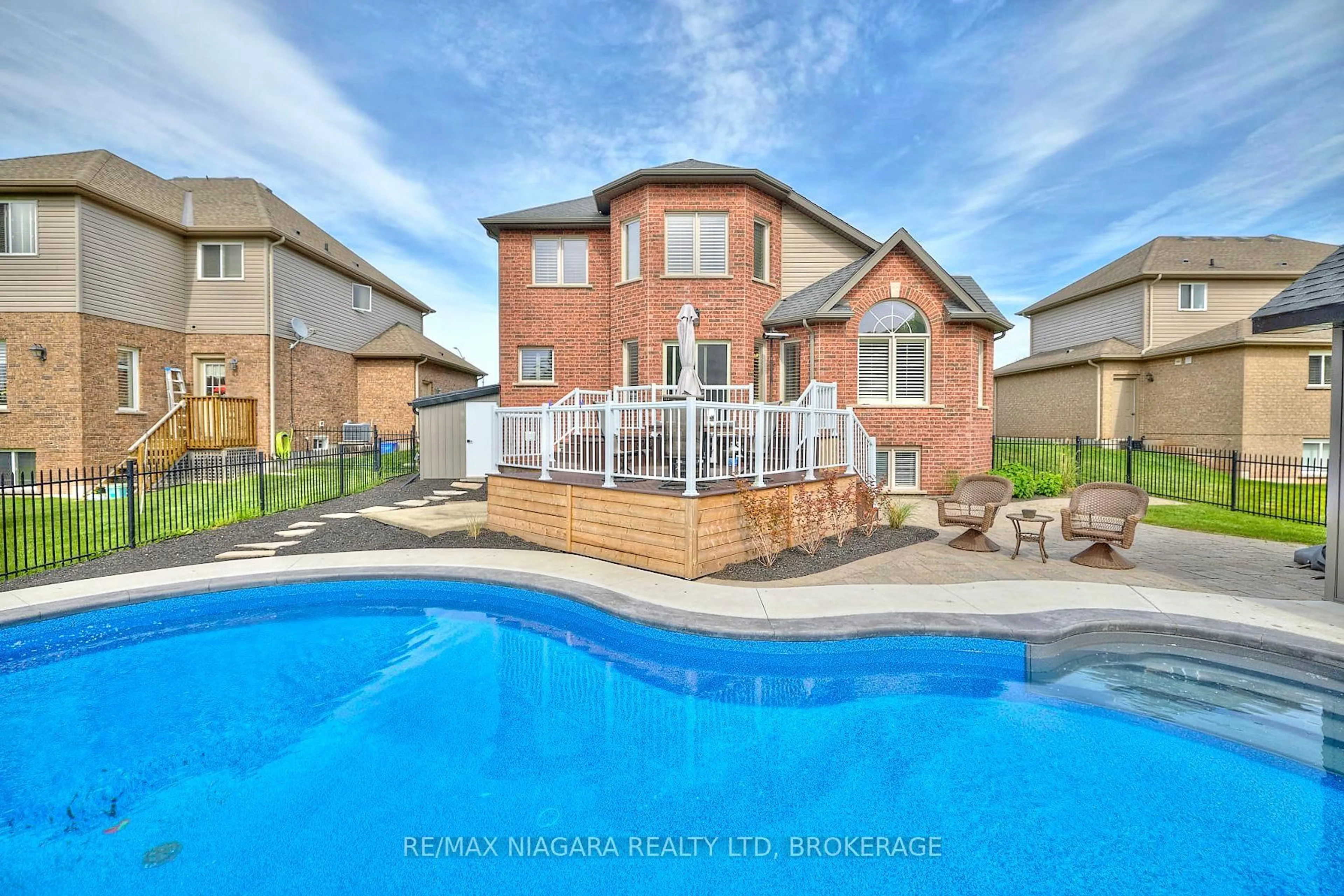 Pool for 507 Carrie Ave, Fort Erie Ontario L0S 1N0