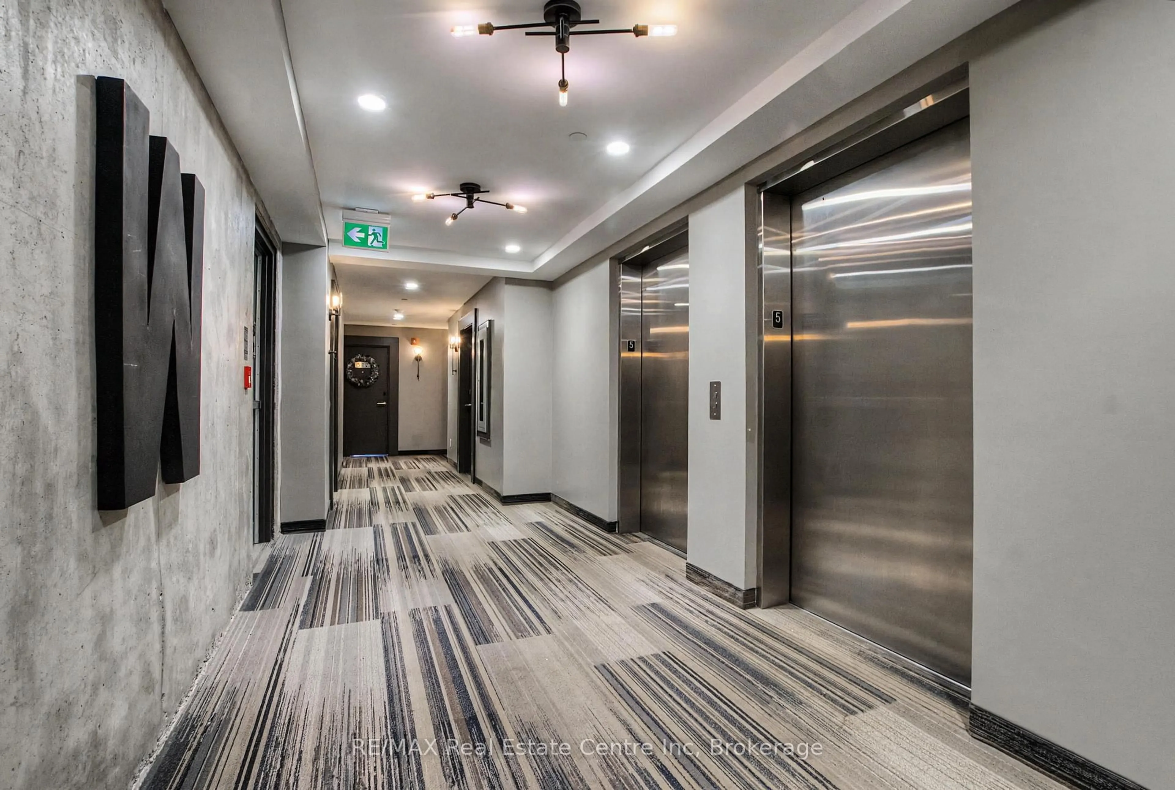 Indoor foyer for 53 Arthur St #505, Guelph Ontario N1E 0P5