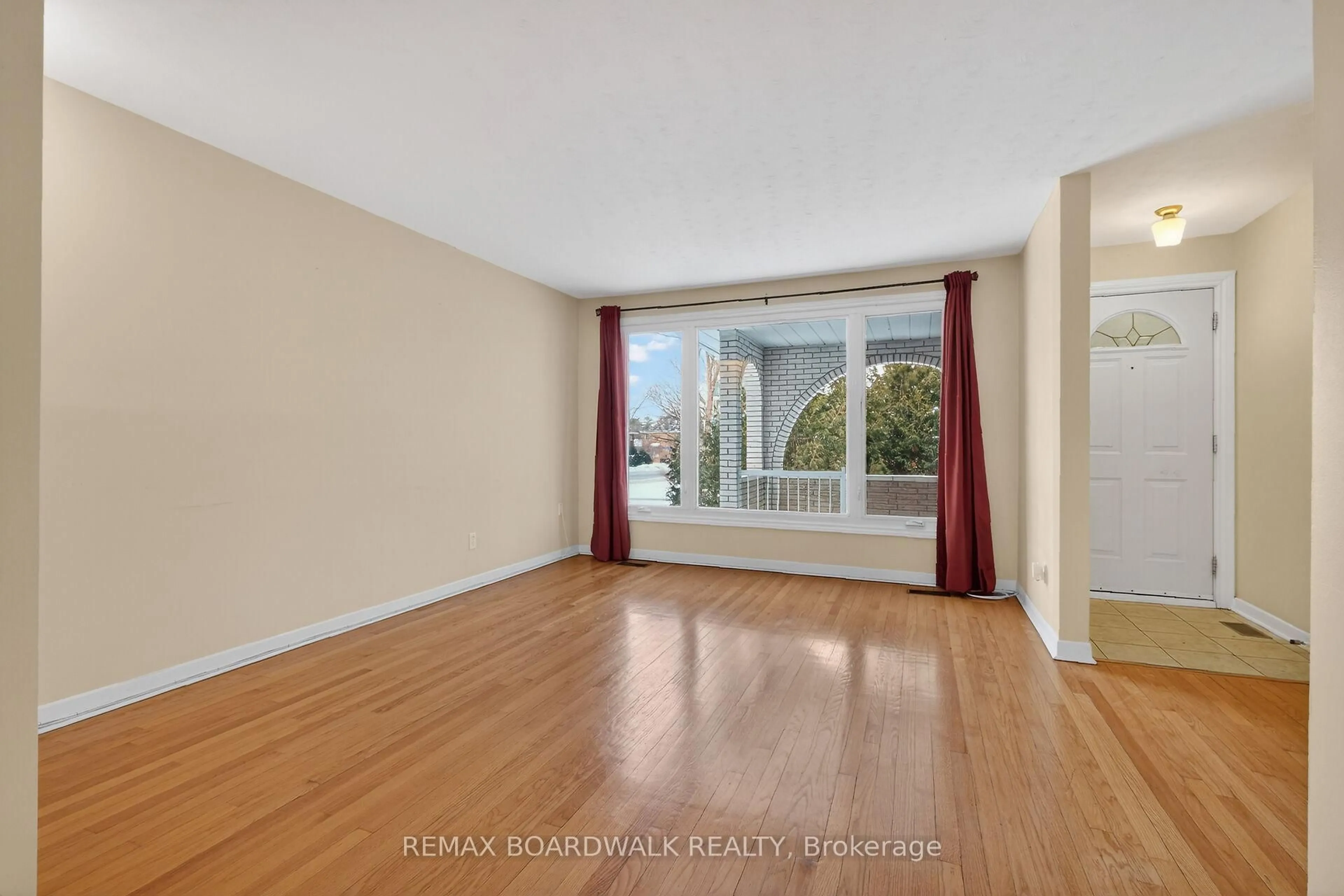 A pic of a room for 2666 Regina St, Ottawa Ontario K2B 6X8