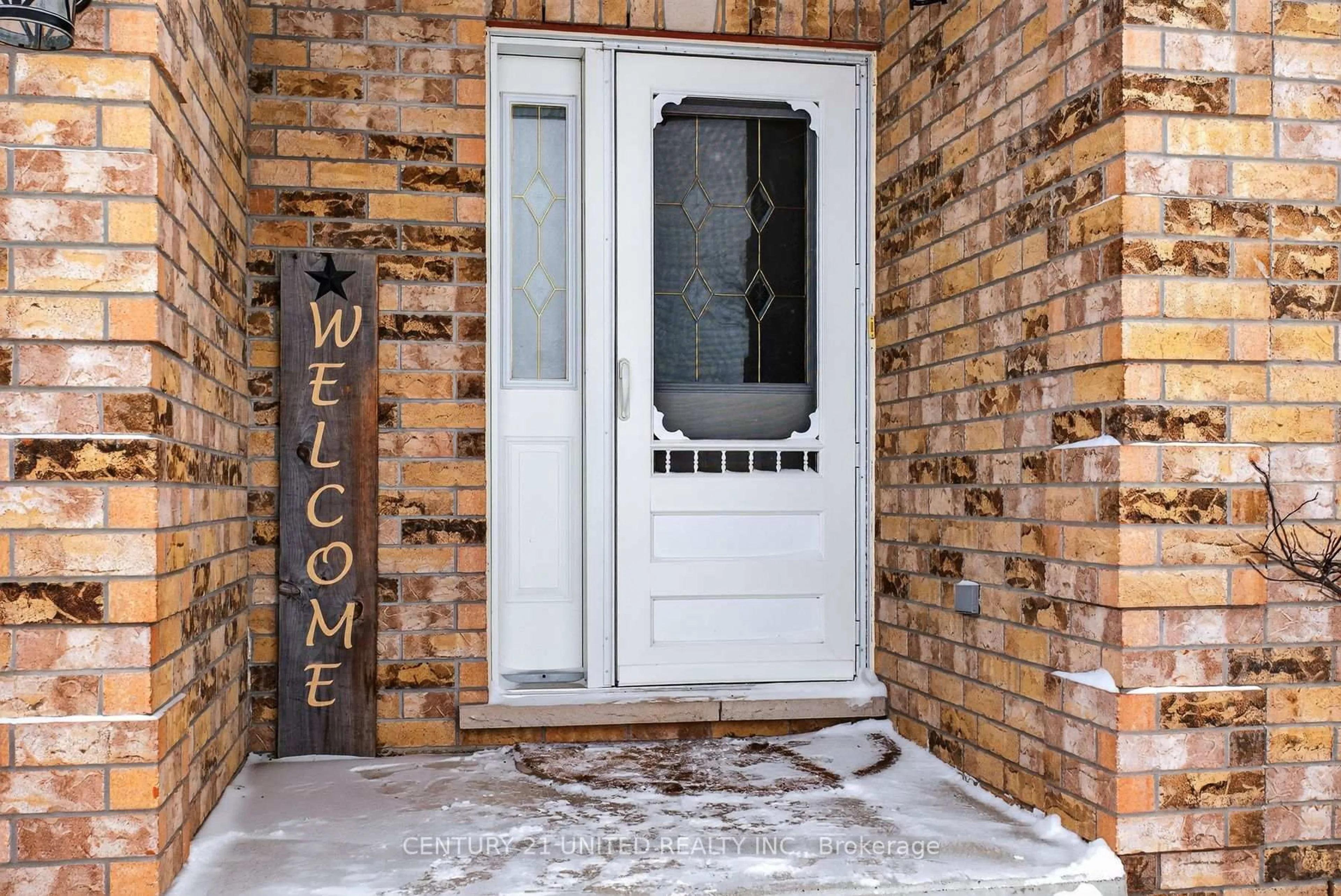 Indoor entryway for 2635 Foxmeadow Rd, Peterborough Ontario K9L 0A8