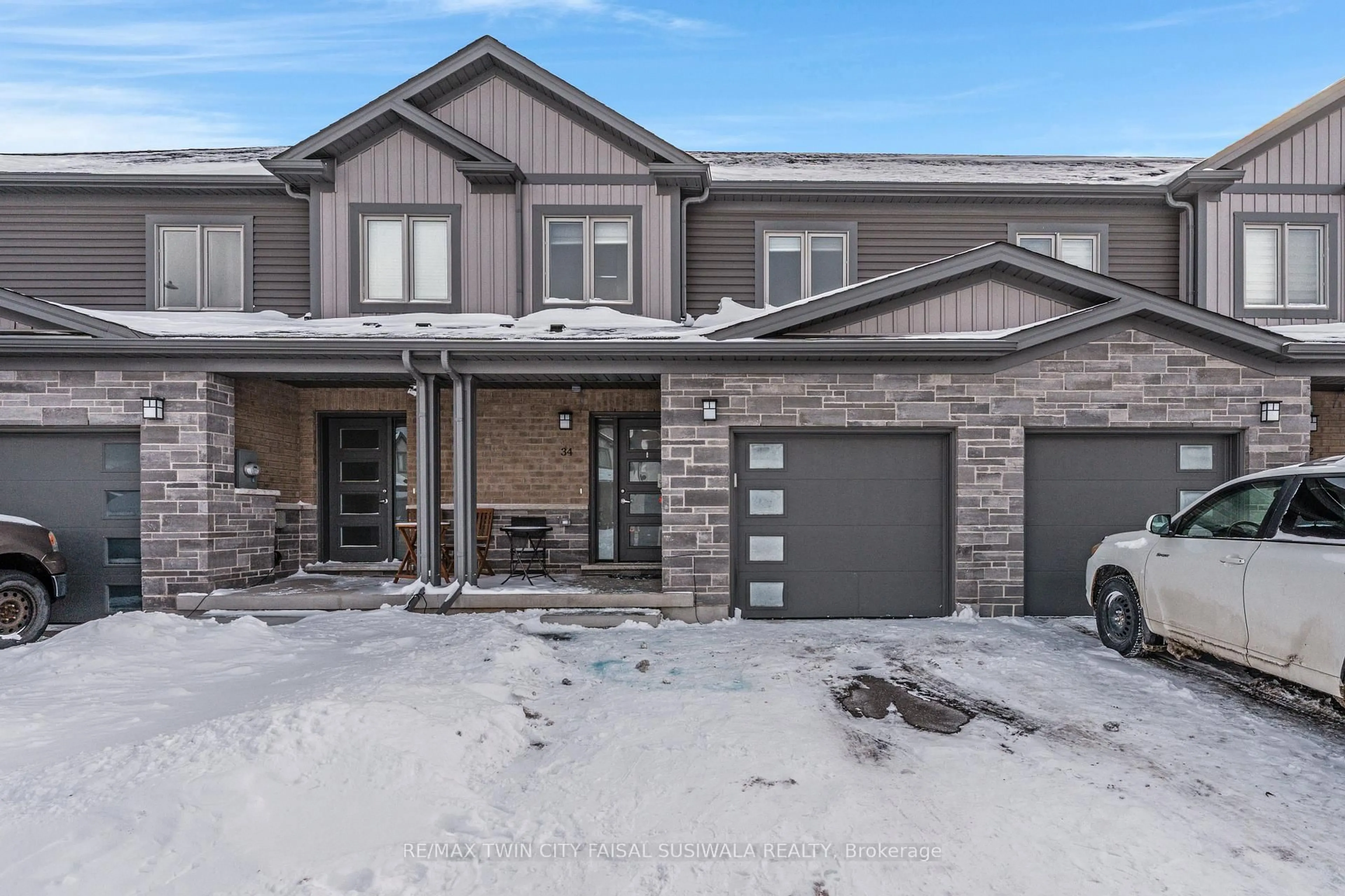 Home with brick exterior material, street for 34 Nieson St, Cambridge Ontario N1R 0B9