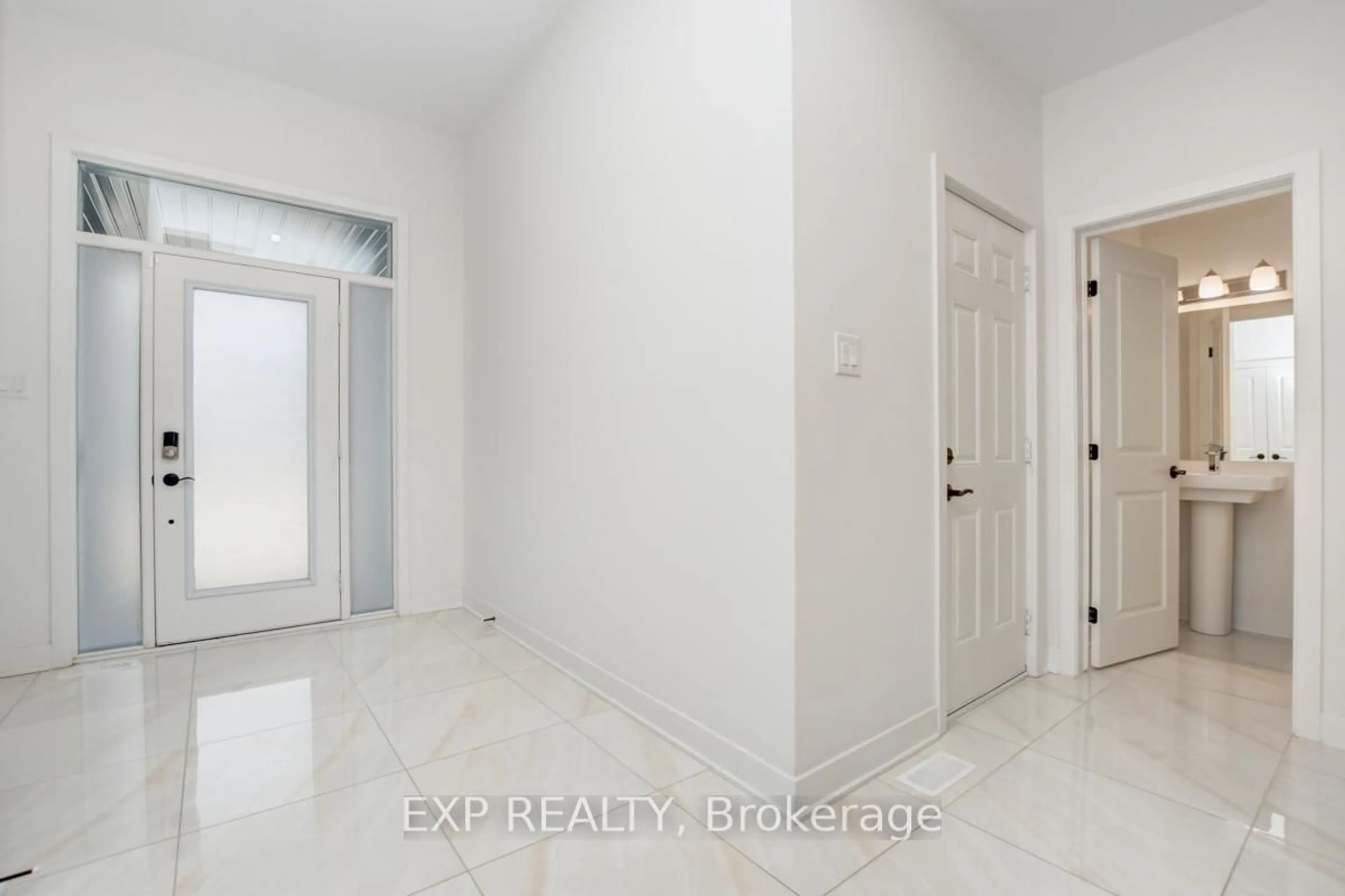 Indoor entryway for 575 Rathburn Lane, Ottawa Ontario K1T 0T3