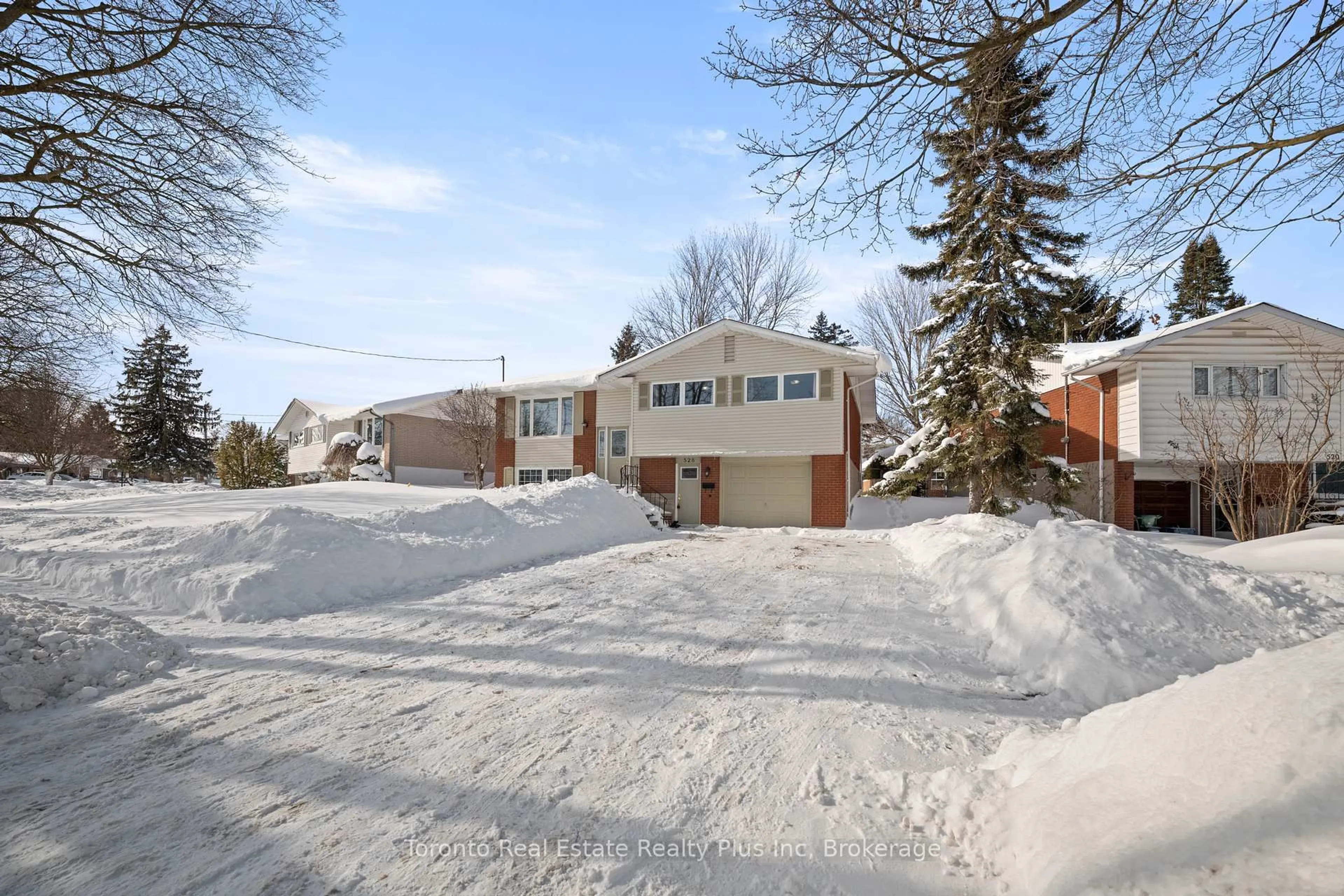 Unknown for 528 Greenbrook Dr, Kitchener Ontario N2M 4K6