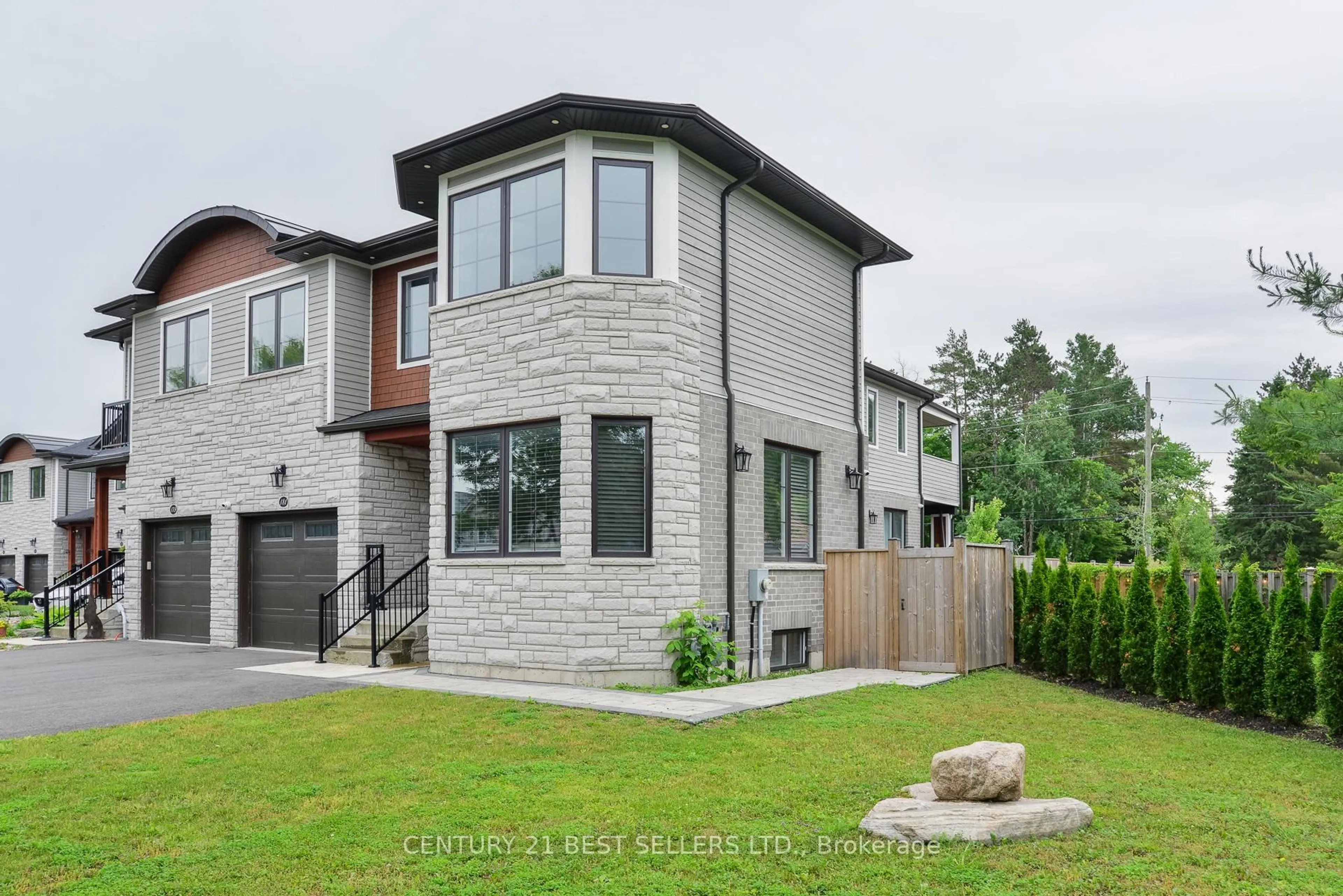 Home with brick exterior material, street for 181 Anglo St, Bracebridge Ontario P1L 2H3