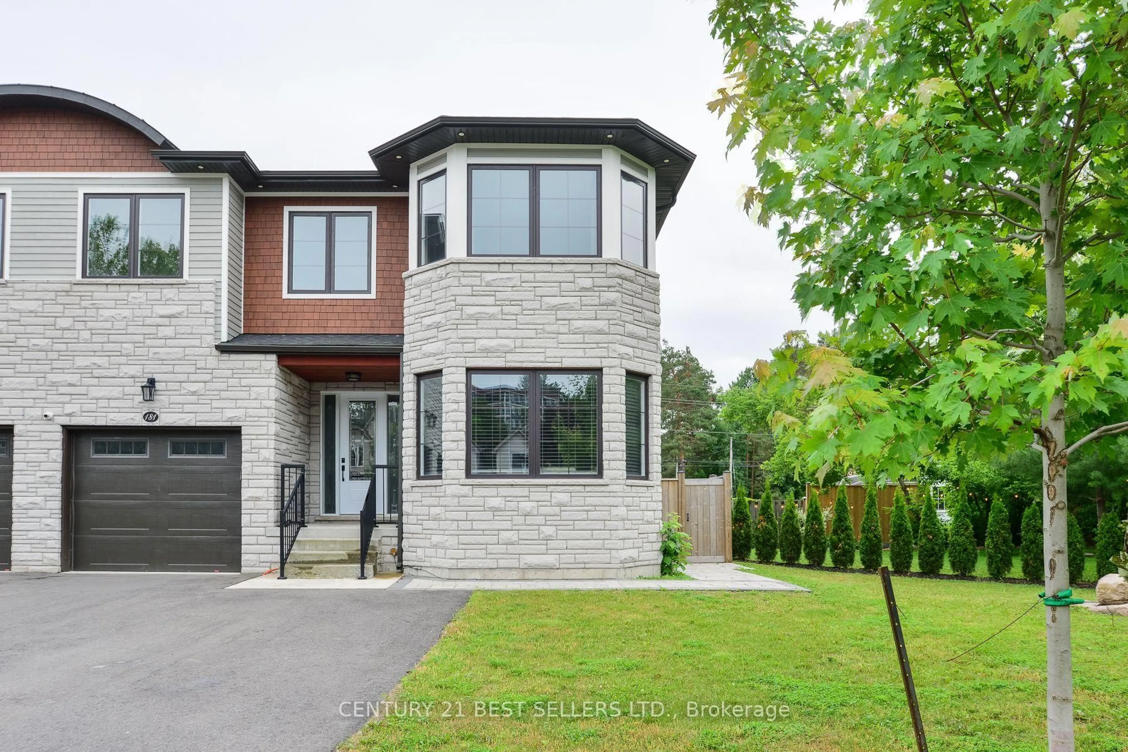 Home with brick exterior material, street for 181 Anglo St, Bracebridge Ontario P1L 2H3