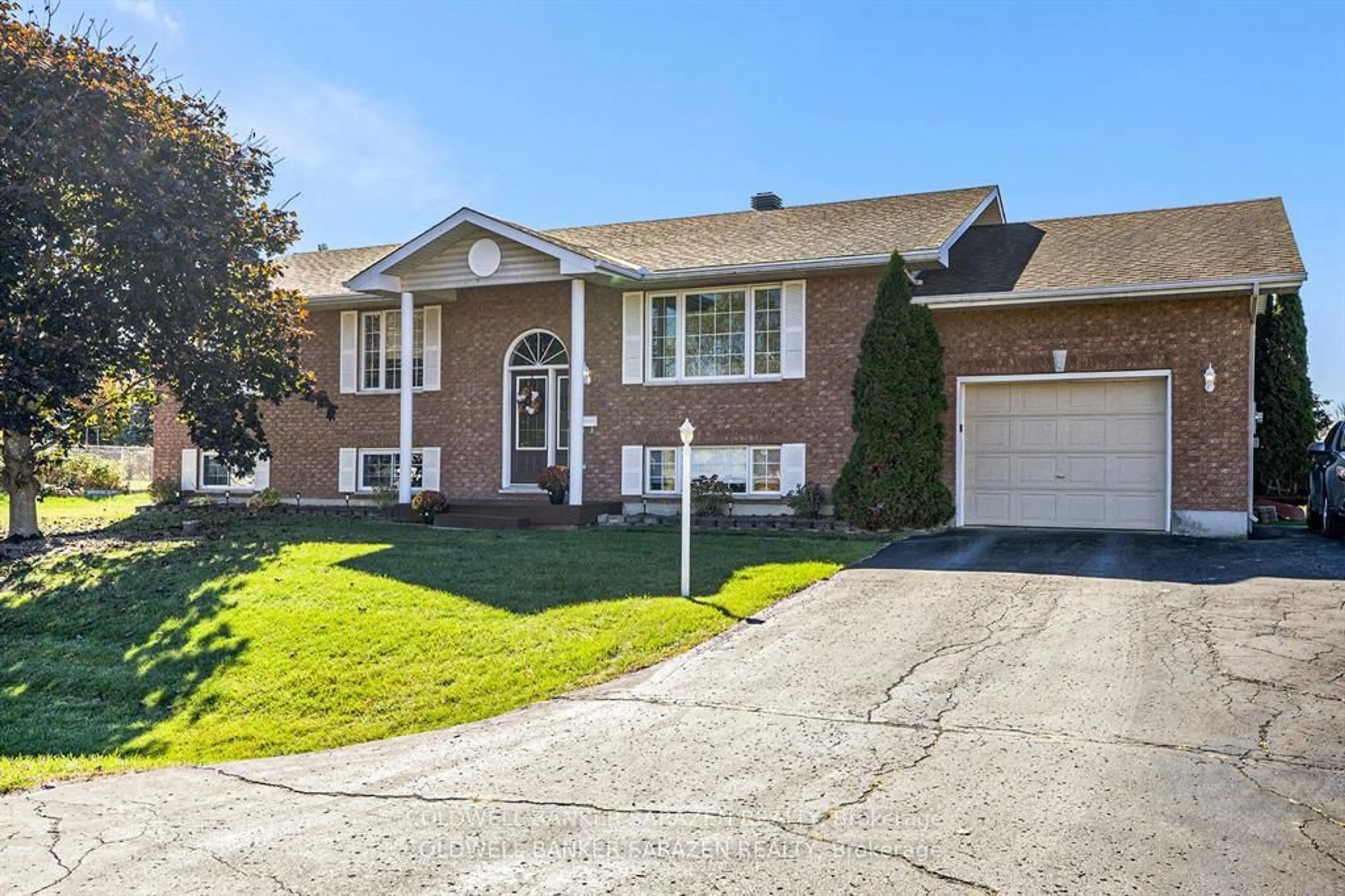 Home with brick exterior material, street for 129 Riley Cres, Braeside Ontario K7S 0E9