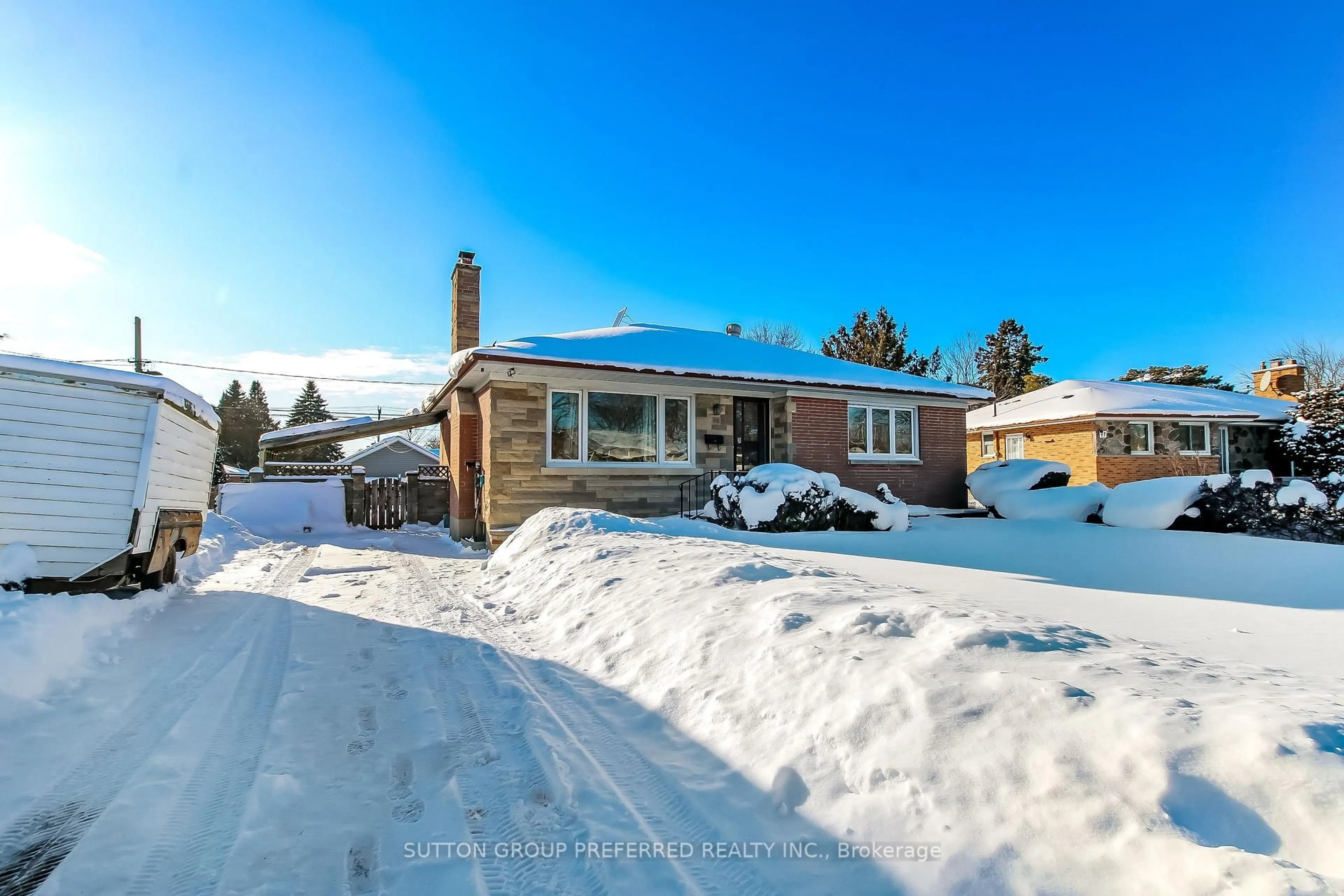 A pic from outside/outdoor area/front of a property/back of a property/a pic from drone, street for 45 Jasper Cres, London East Ontario N5W 1J9