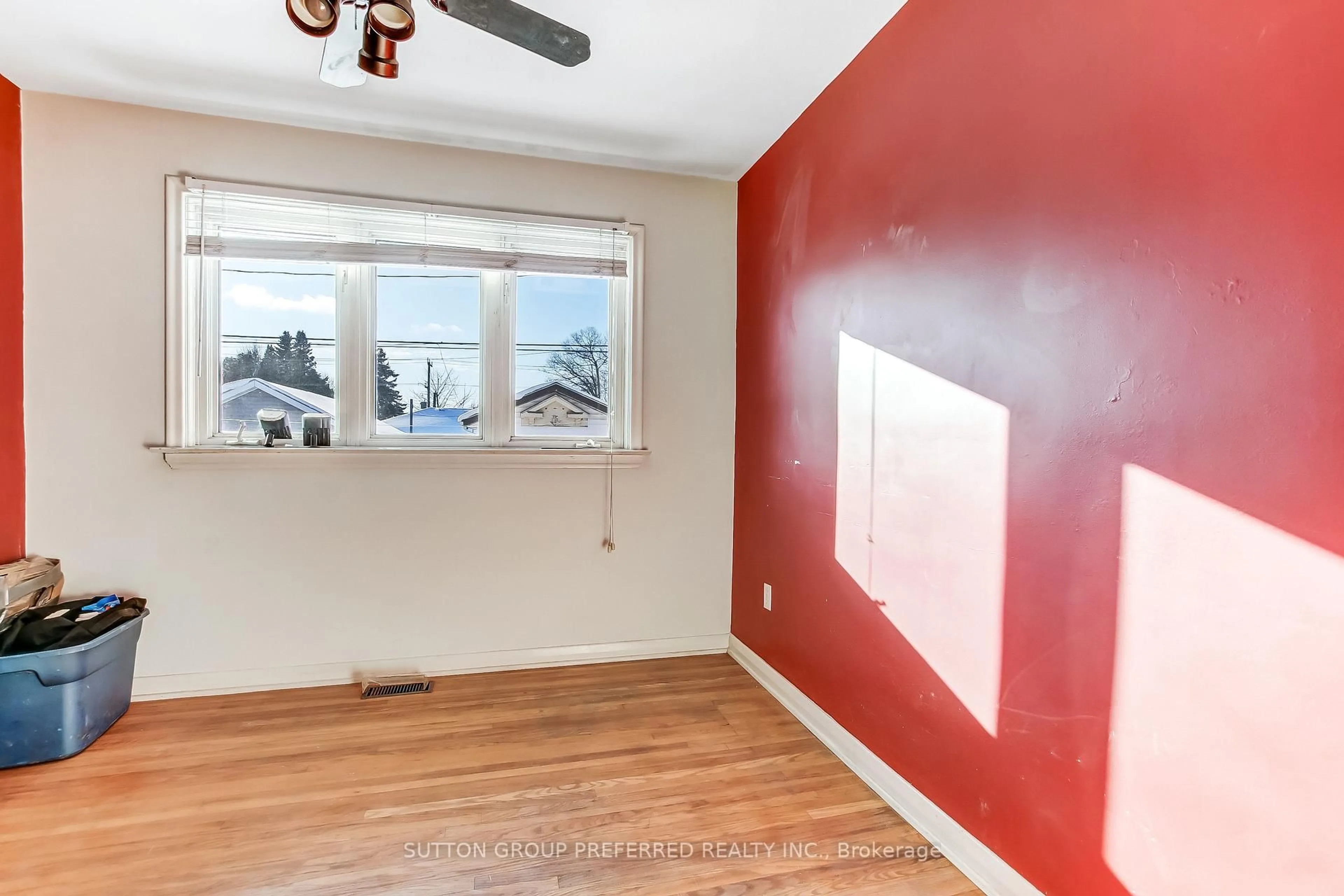 A pic of a room for 45 Jasper Cres, London East Ontario N5W 1J9