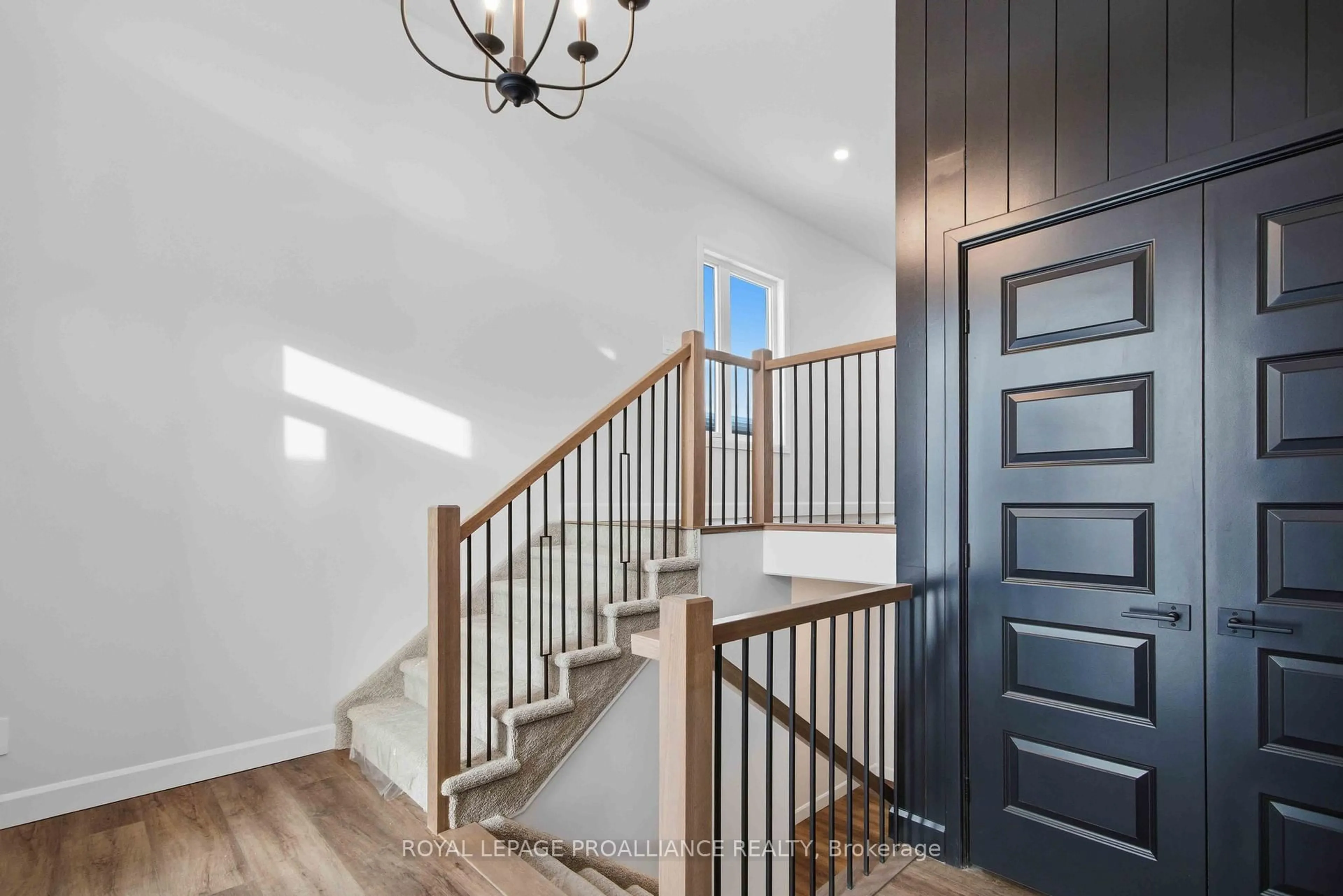 Indoor entryway for 29 Schmidt Way, Quinte West Ontario K8V 0L5