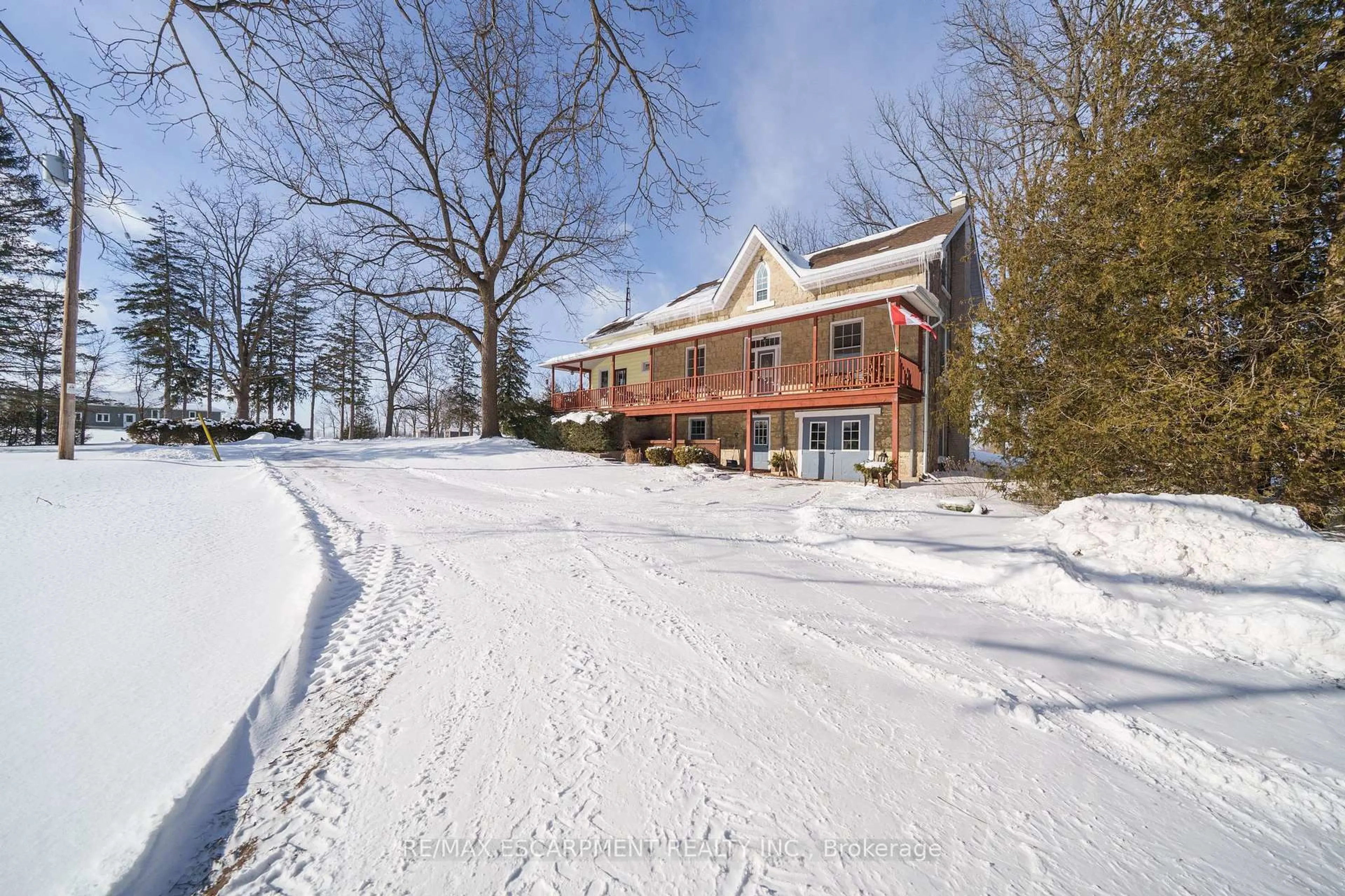 Patio, street for 463 Concession 14 Rd, Haldimand Ontario N0A 1H0