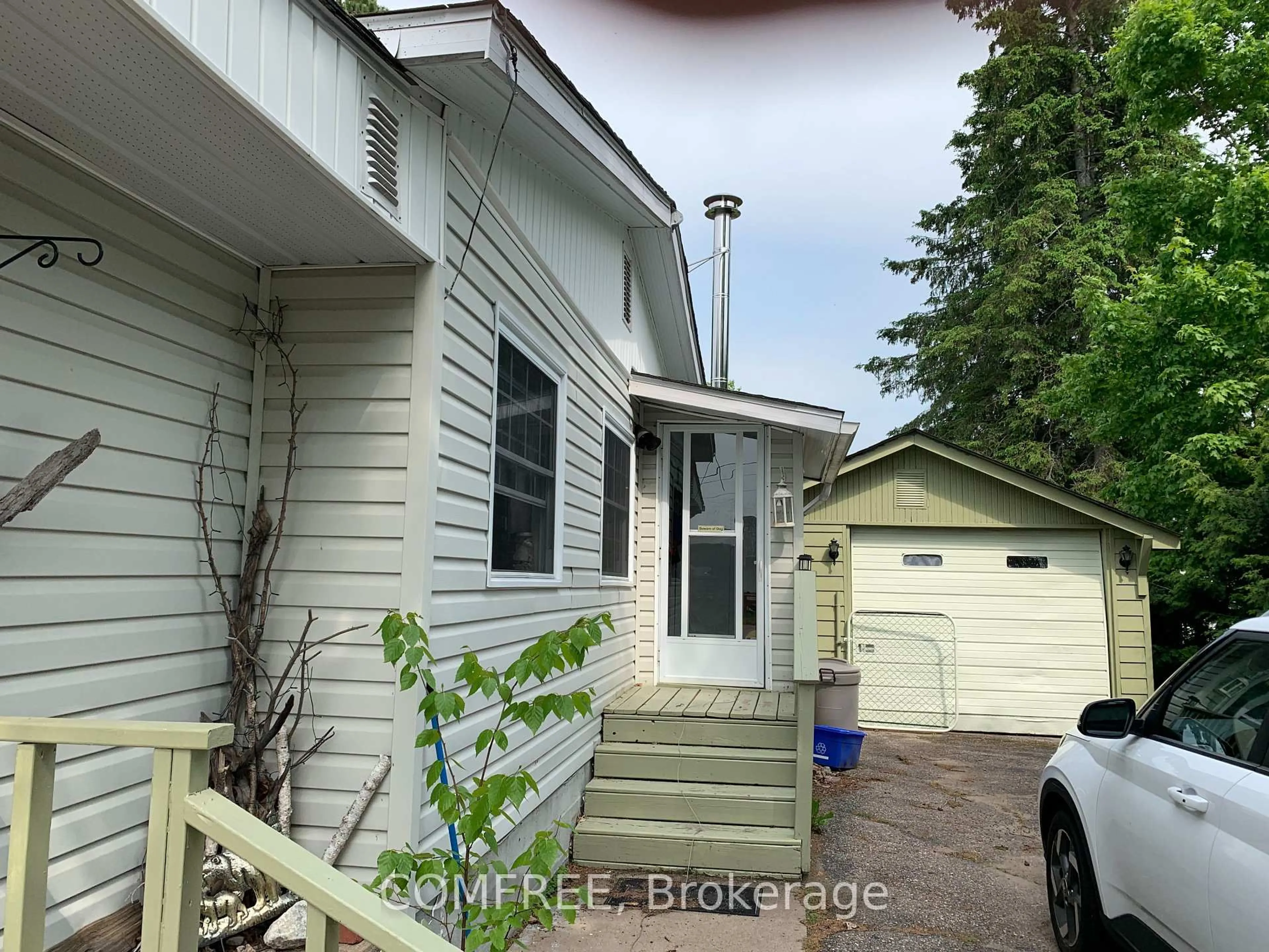 Unknown for 39 Lake St, South Algonquin Ontario K0J 2M0