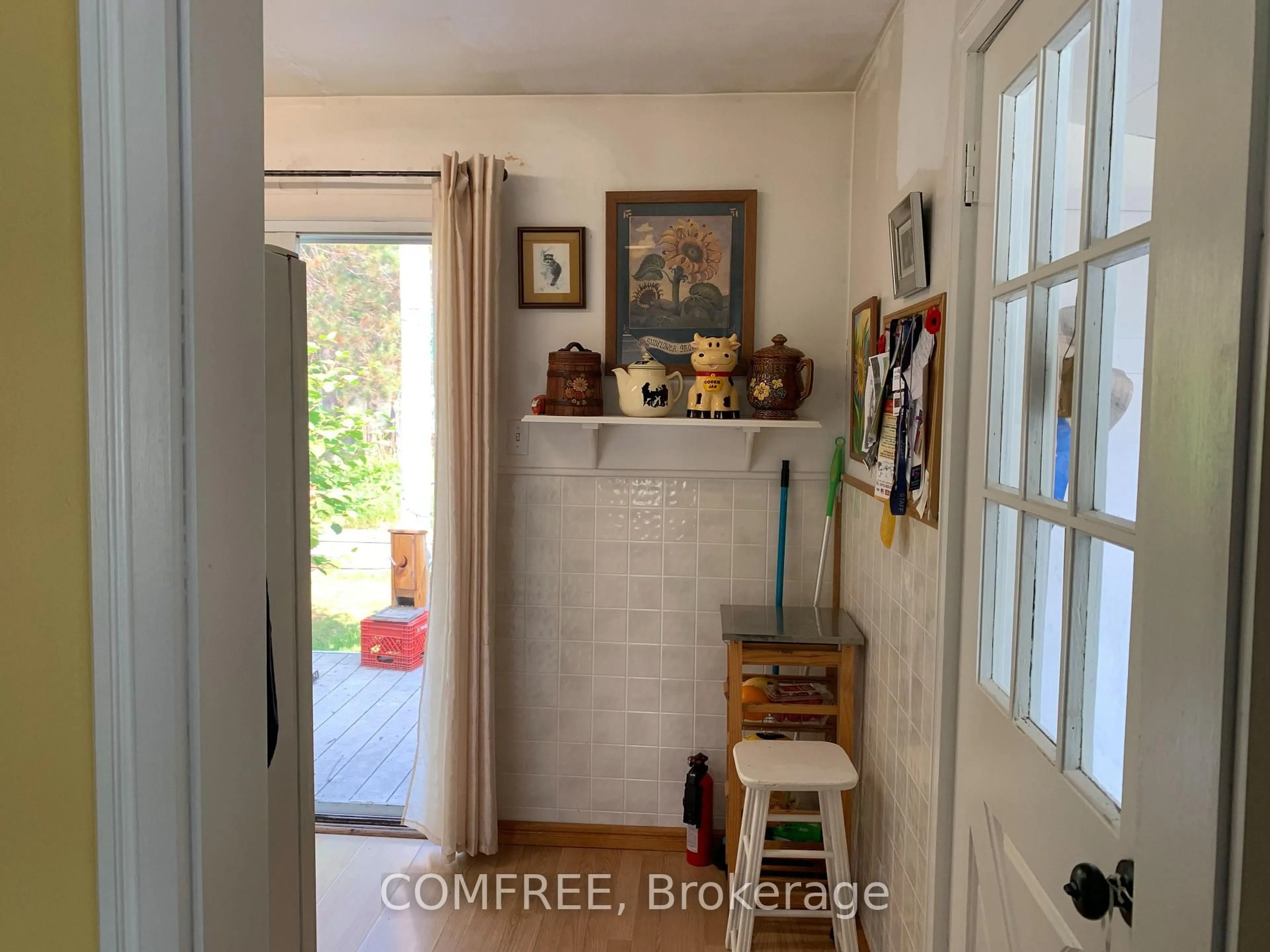 Unknown for 39 Lake St, South Algonquin Ontario K0J 2M0