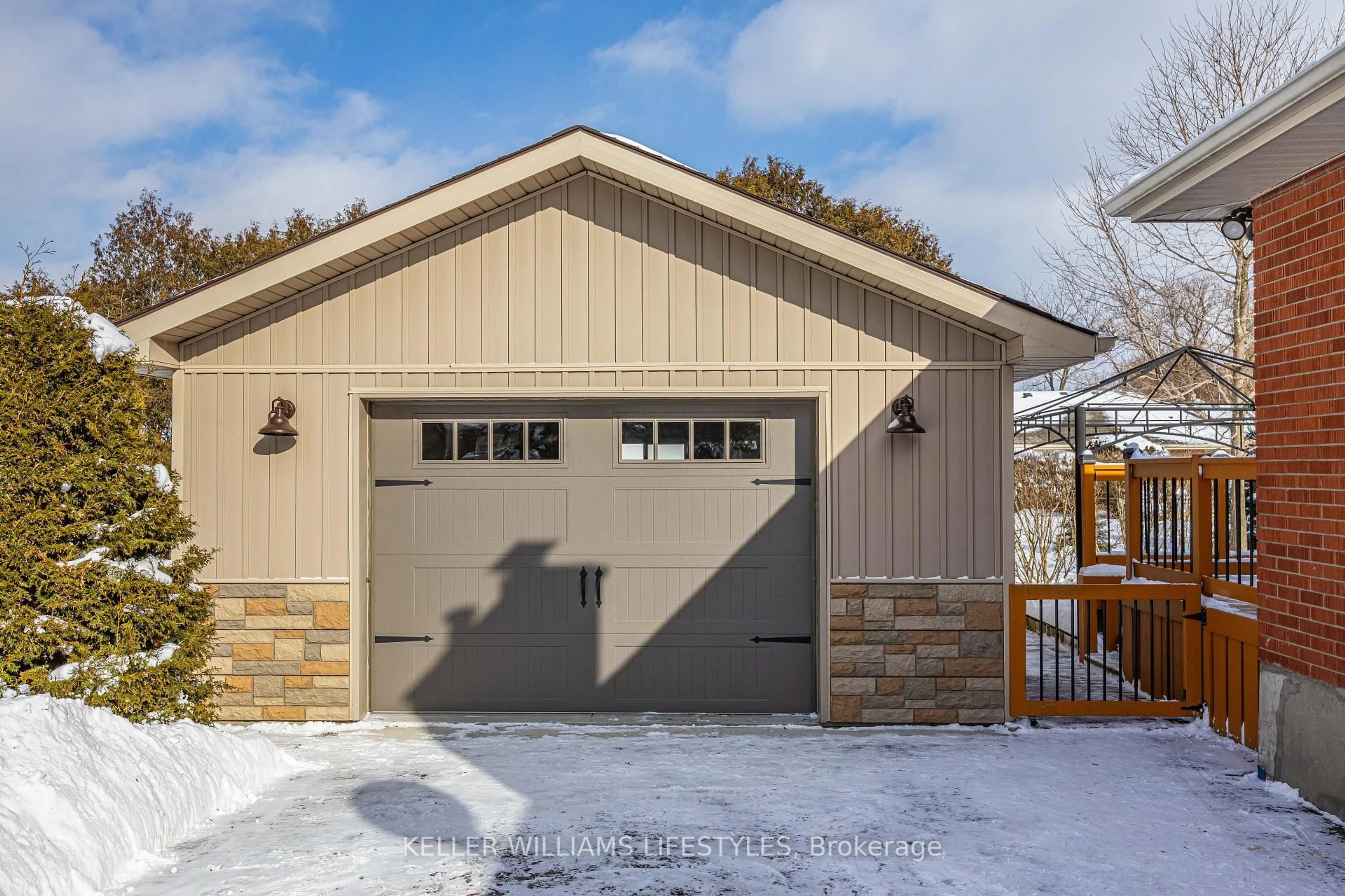 Indoor garage for 8 East Williams St, North Middlesex Ontario N0M 1A0