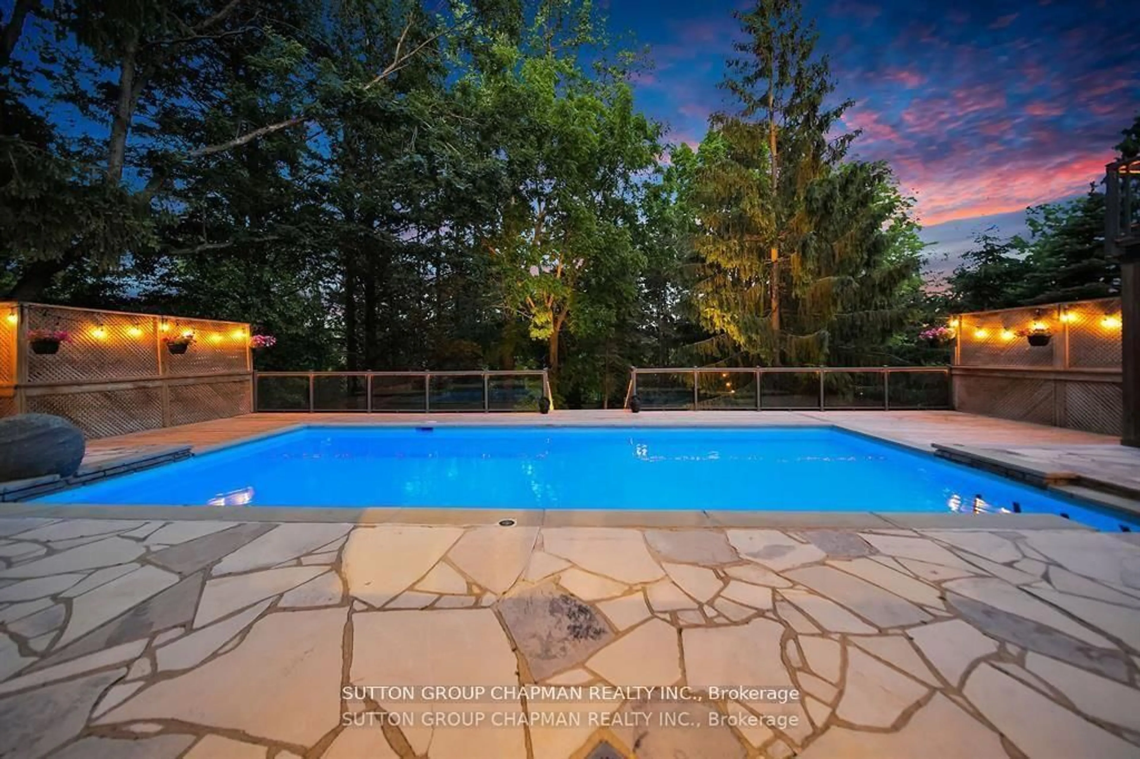 Pool for 712 Riverside Dr, London North Ontario N6H 2S4