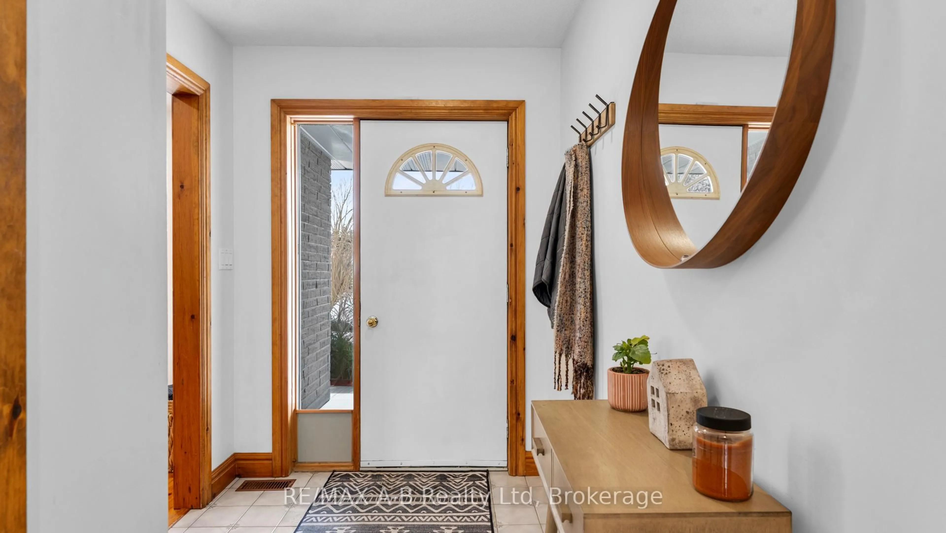 Indoor entryway for 184 Henry St, West Perth Ontario N0K 1N0