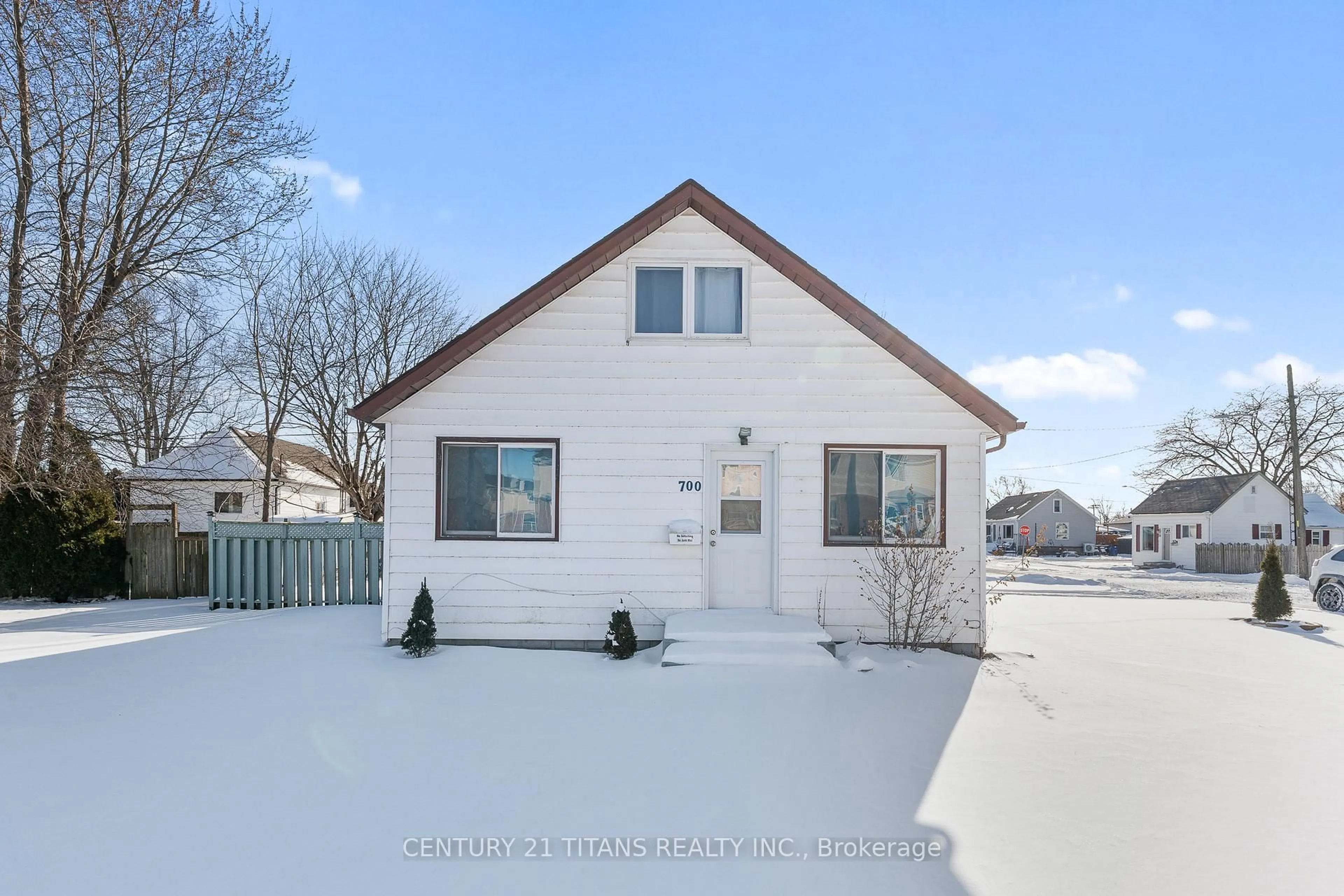 Unknown for 700 Wallace St, Chatham-Kent Ontario N8A 1K2