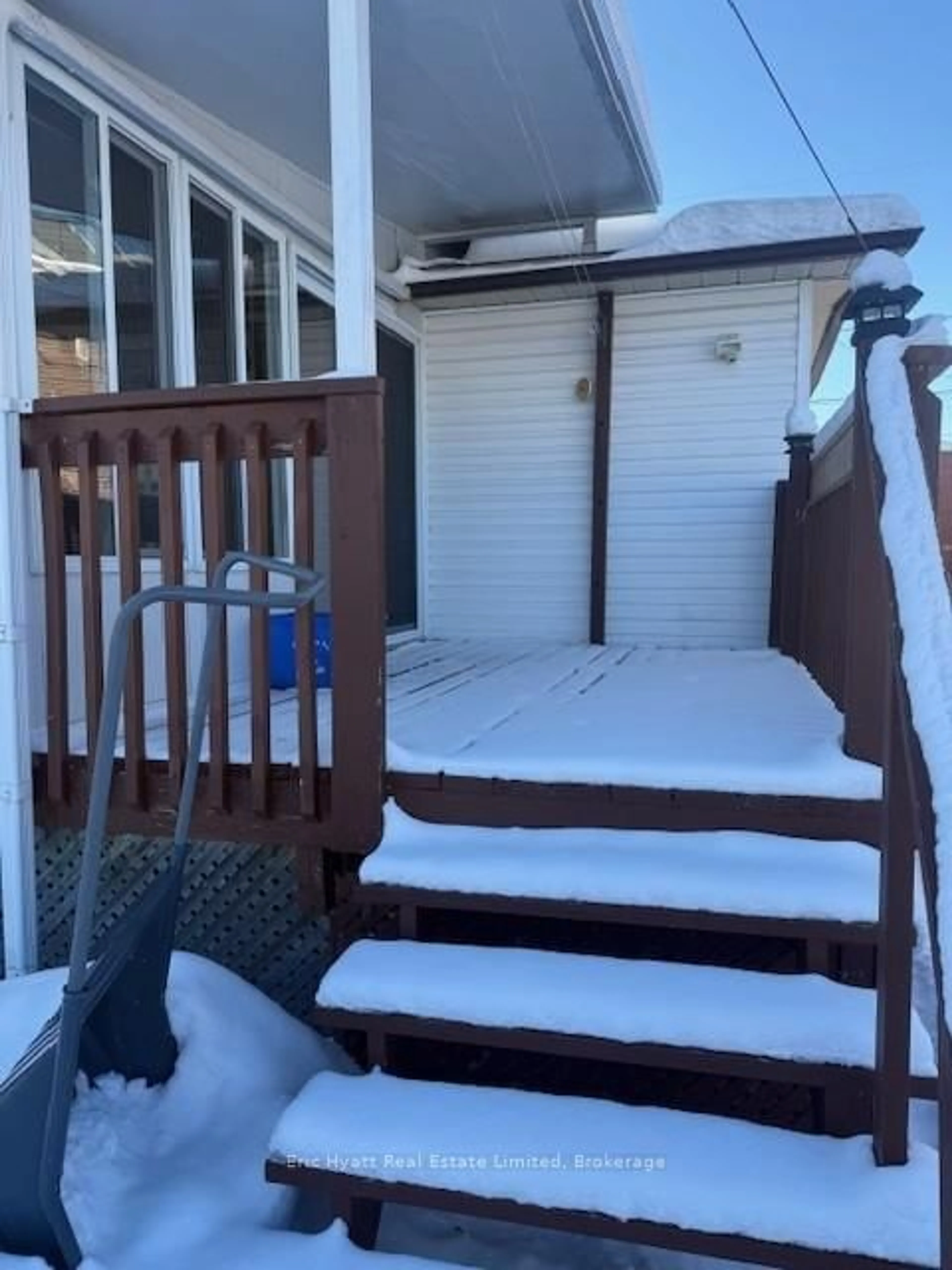 Stairs for 526 Douglas St, North Bay Ontario P1B 5N6
