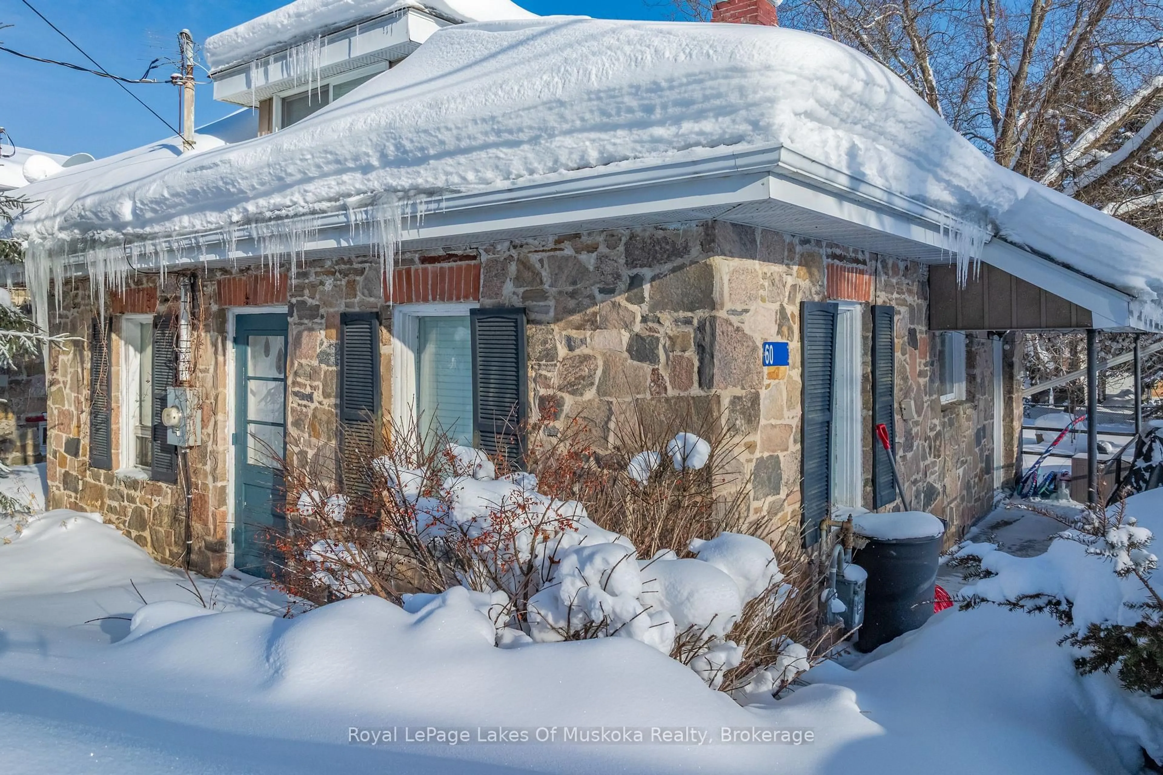 Unknown for 60 West Rd, Huntsville Ontario P1H 1L8