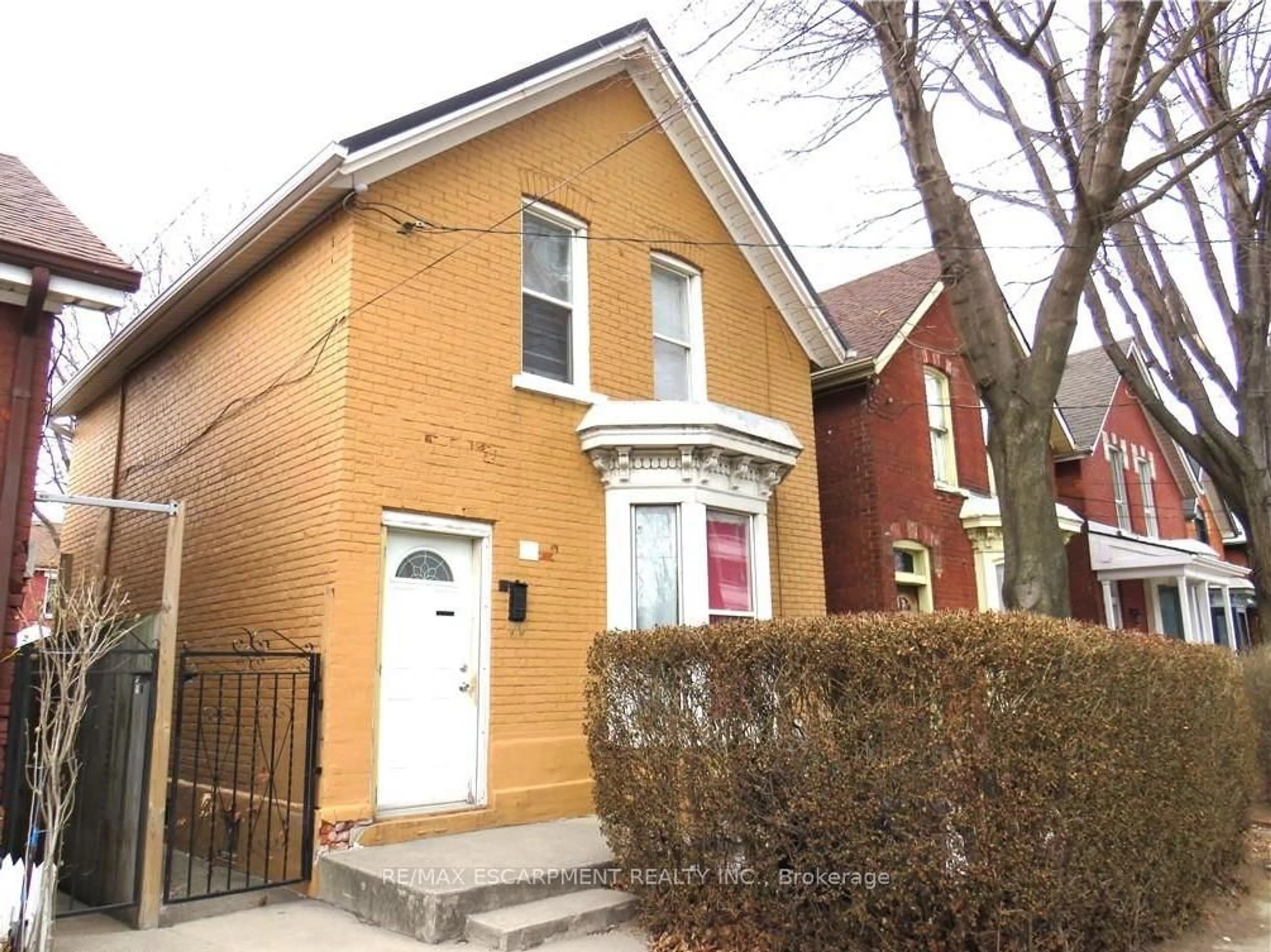 Home with brick exterior material, street for 29 Oxford St, Hamilton Ontario L8R 2W9