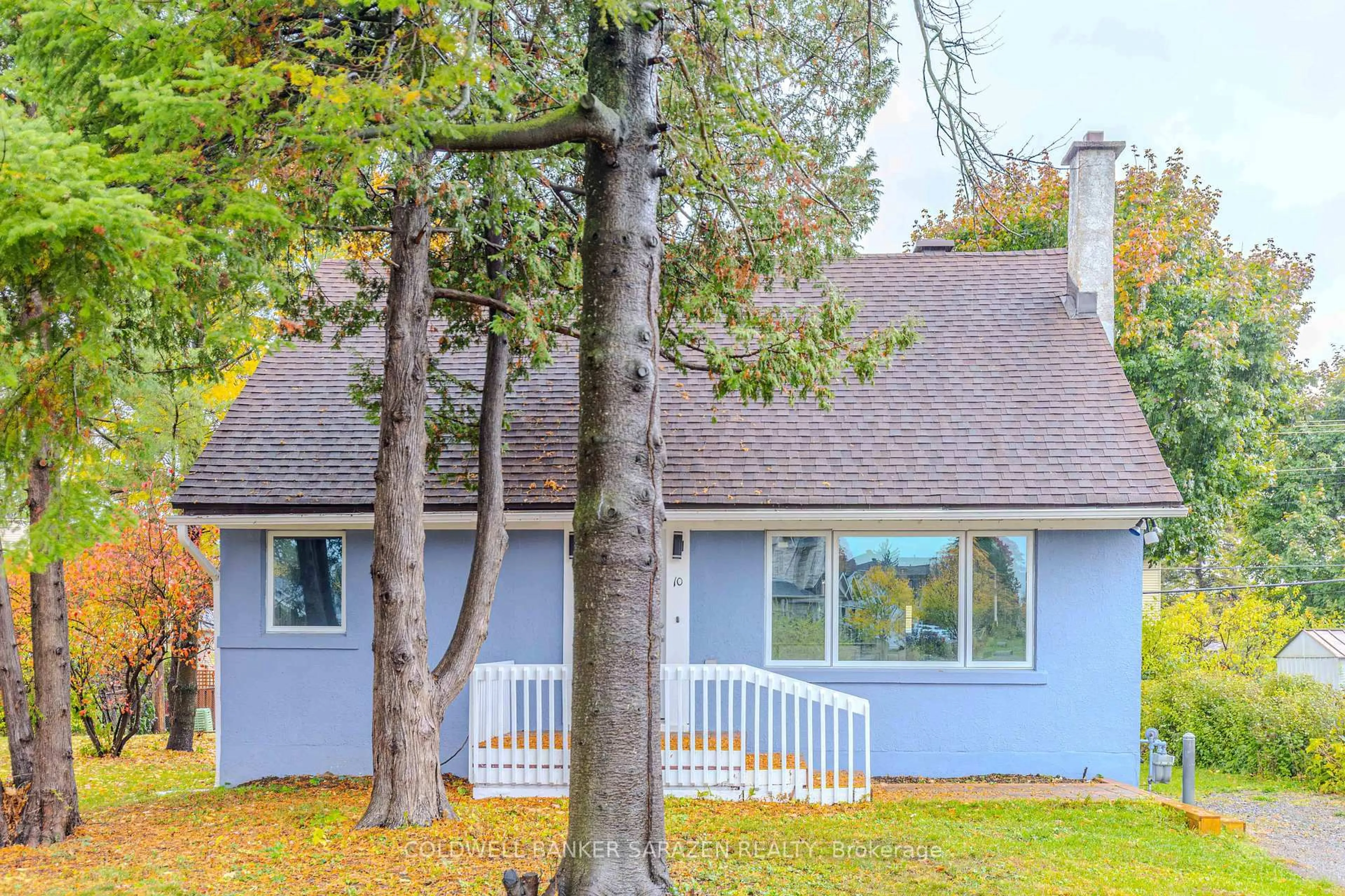 Home with vinyl exterior material, unknown for 10 Argue Dr, Ottawa Ontario K2E 6S1