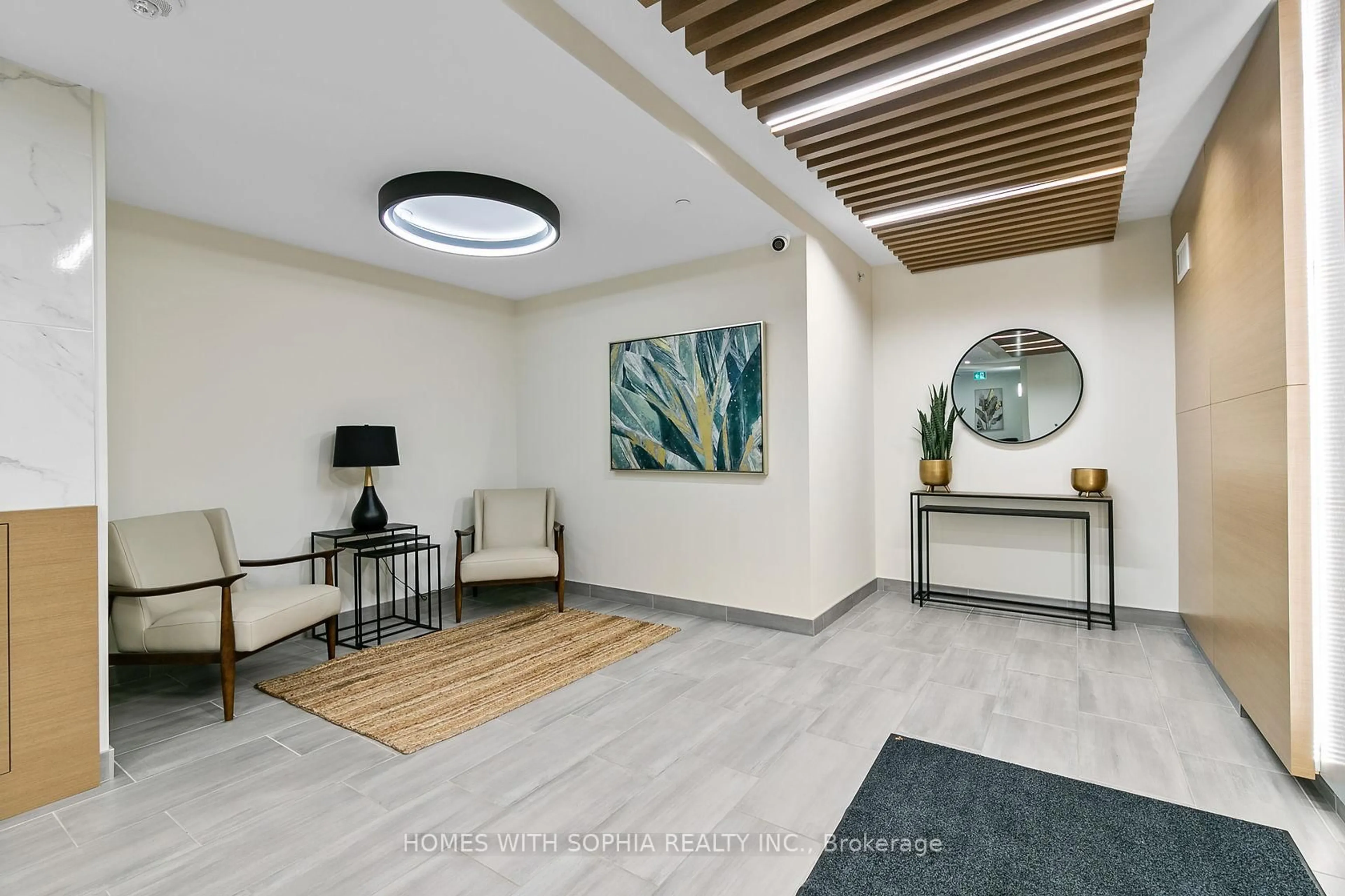 Indoor foyer for 104 Garment St #2109, Kitchener Ontario N2G 0C8