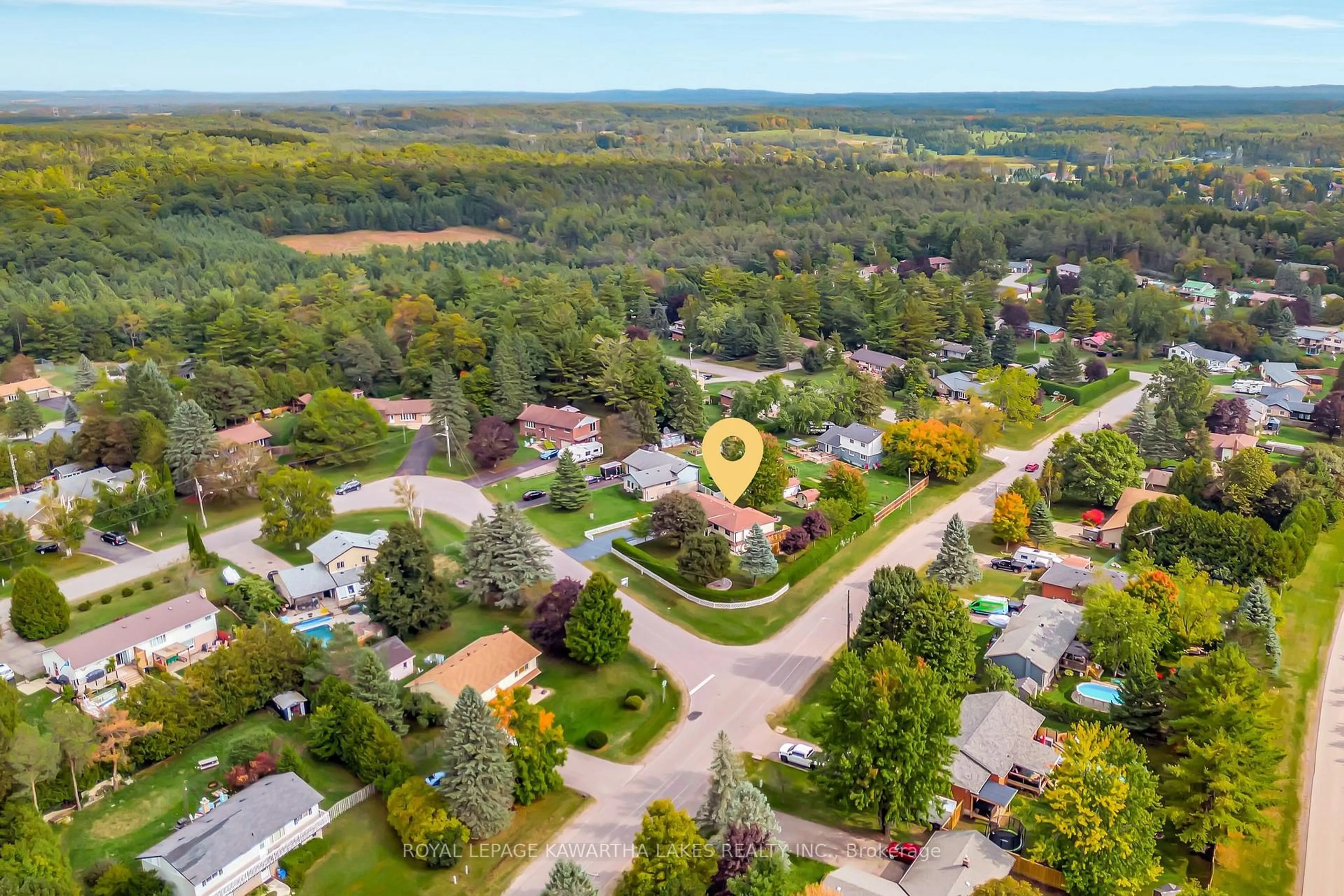 A pic from outside/outdoor area/front of a property/back of a property/a pic from drone, unknown for 3 Pinewood Cres, Kawartha Lakes Ontario L0A 1K0