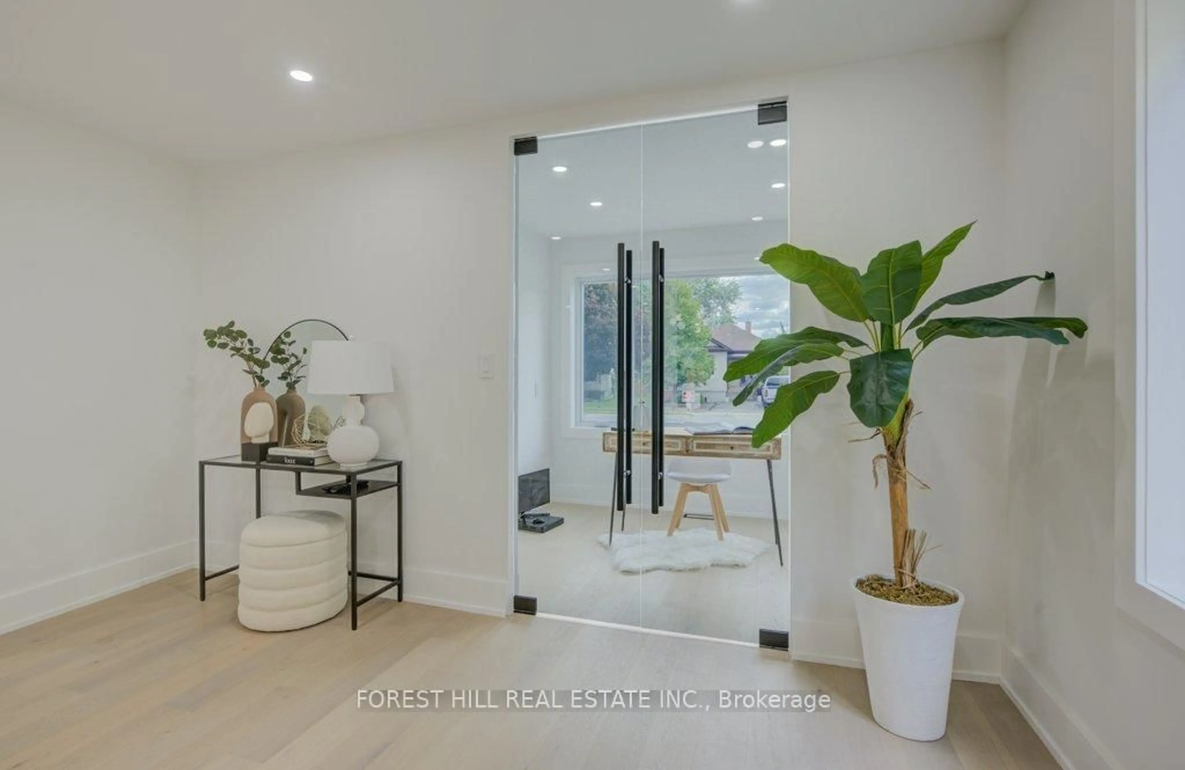 Indoor entryway for 4392 Ontario St, Lincoln Ontario L0R 1B0